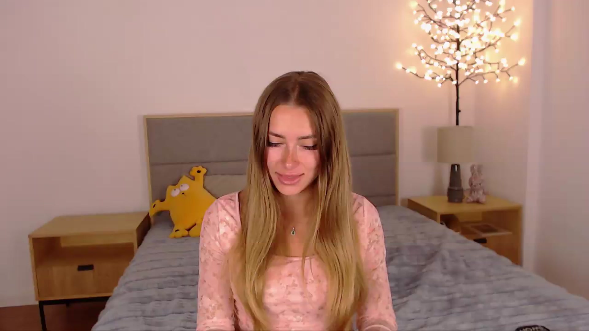Gallery image thumbnail from SimonsWife's myfreecams stream on, 07/05/2026, 12:06 image 20 of 20