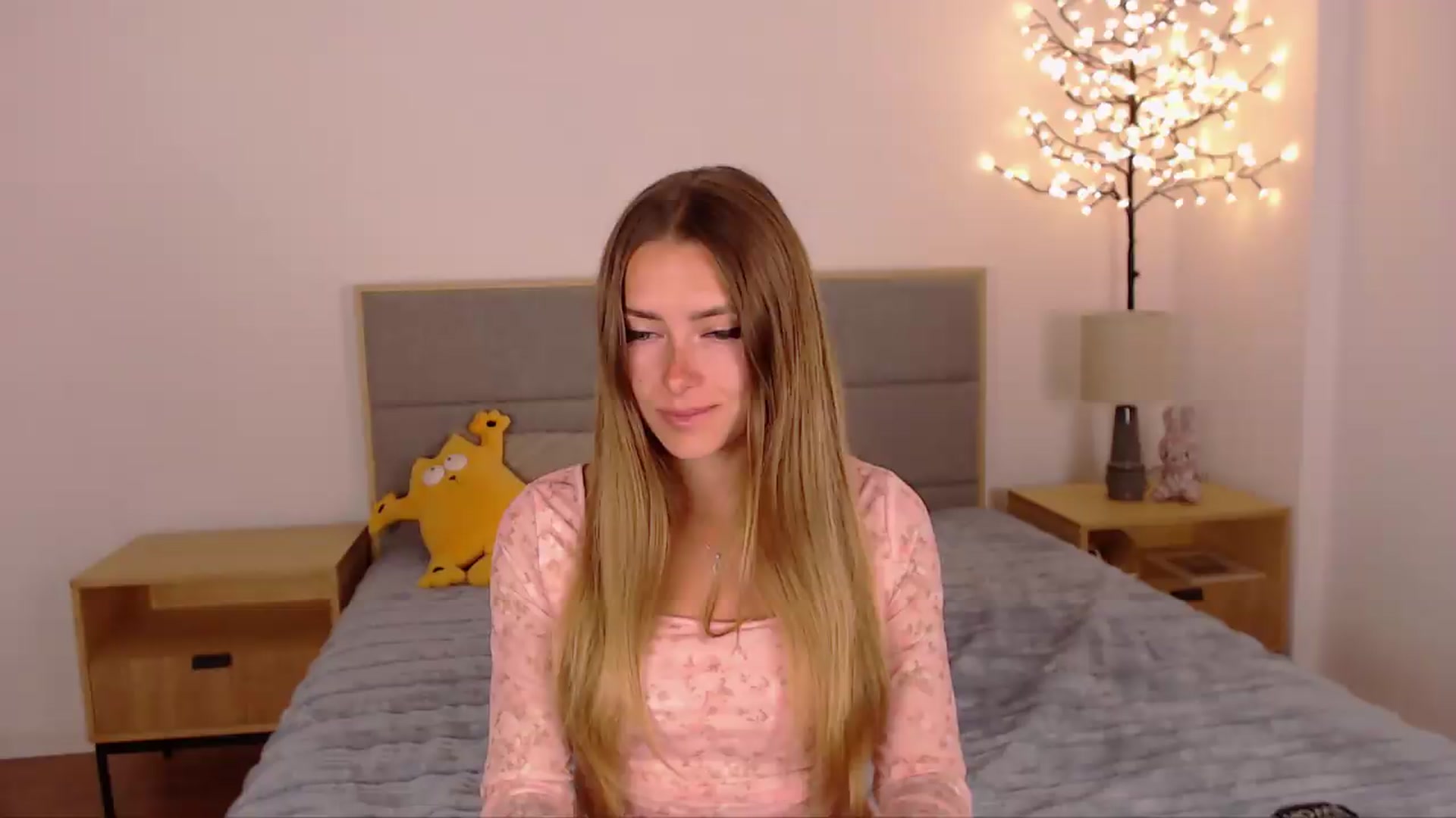 Gallery image thumbnail from SimonsWife's myfreecams stream on, 07/05/2026, 12:06 image 2 of 20
