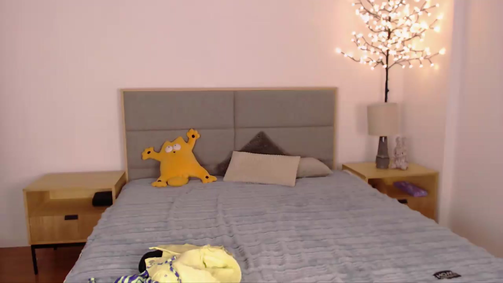 Gallery image thumbnail from SimonsWife's myfreecams stream on, 07/30/2026, 12:29 image 14 of 20