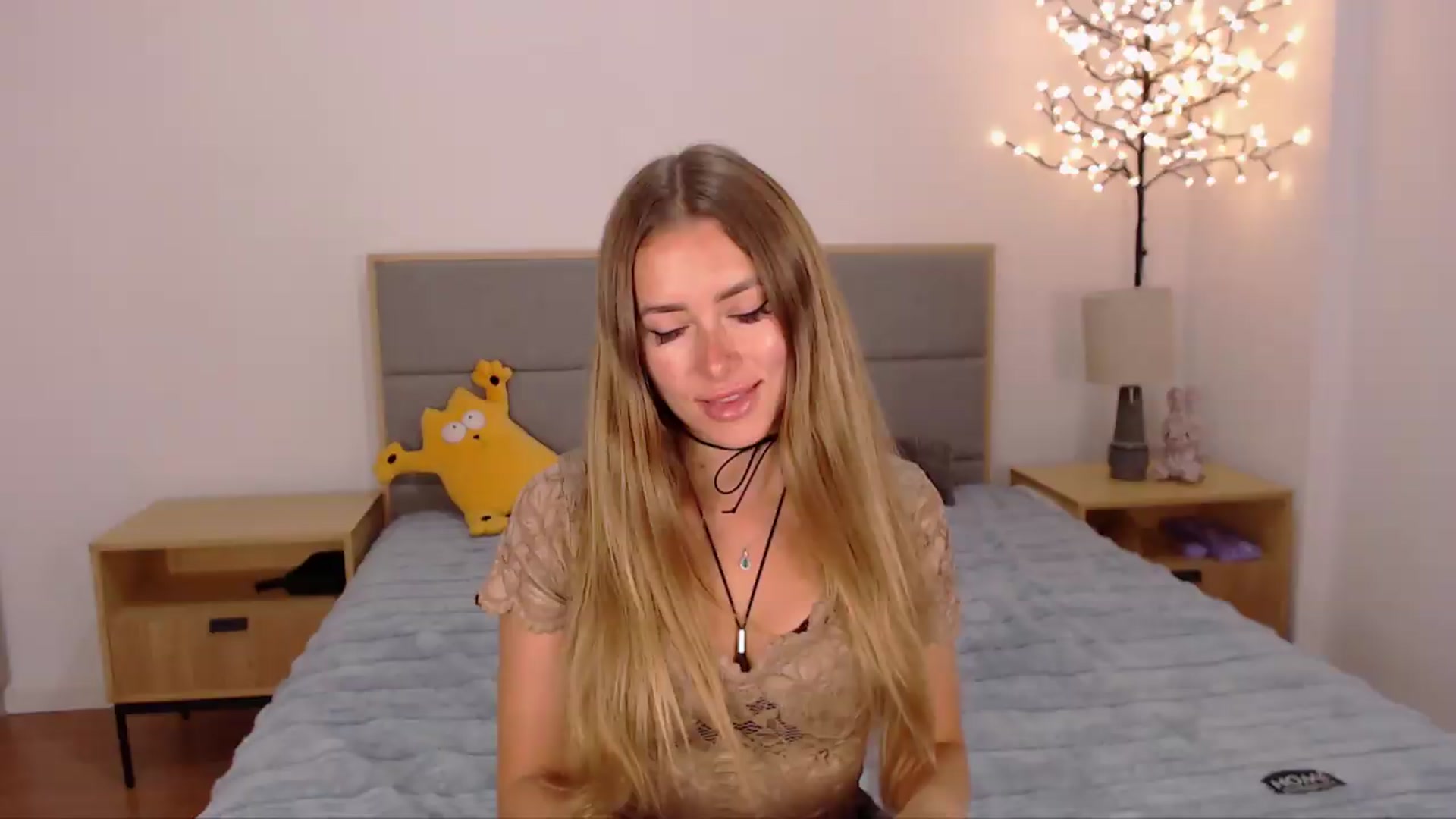 Gallery image thumbnail from SimonsWife's myfreecams stream on, 08/12/2026, 13:23 image 17 of 20
