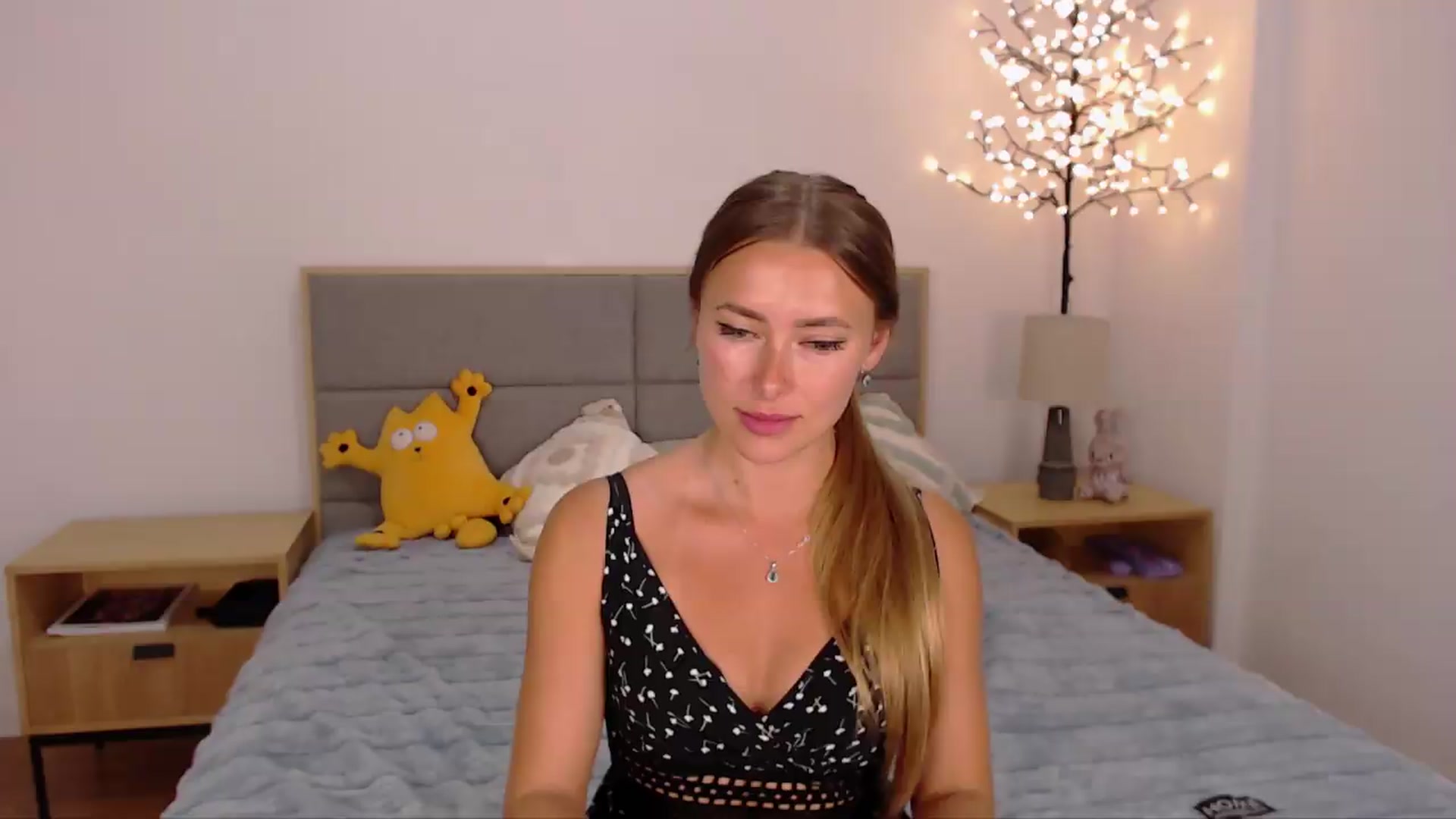 Gallery image thumbnail from SimonsWife's myfreecams stream on, 09/03/2026, 15:52 image 2 of 20