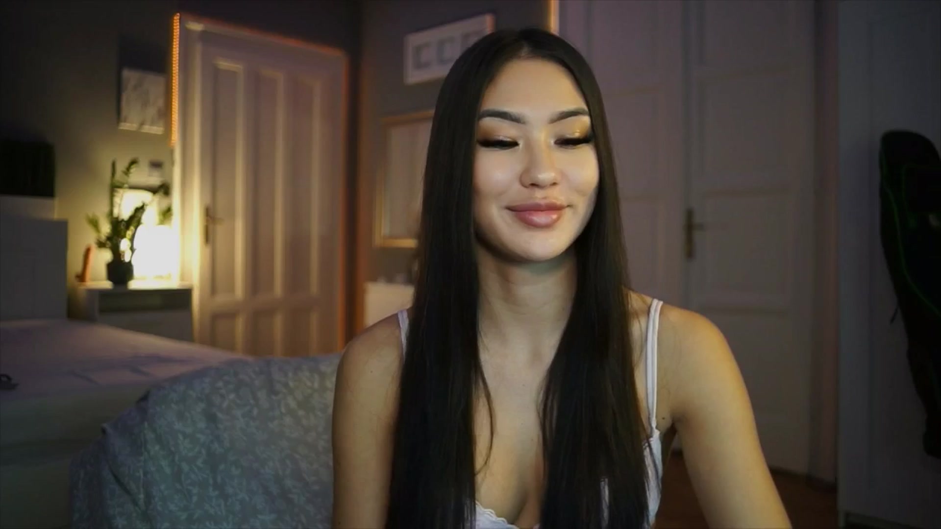 Gallery image thumbnail from SimpleMai's myfreecams stream on, 02/19/2026, 21:52 image 17 of 20
