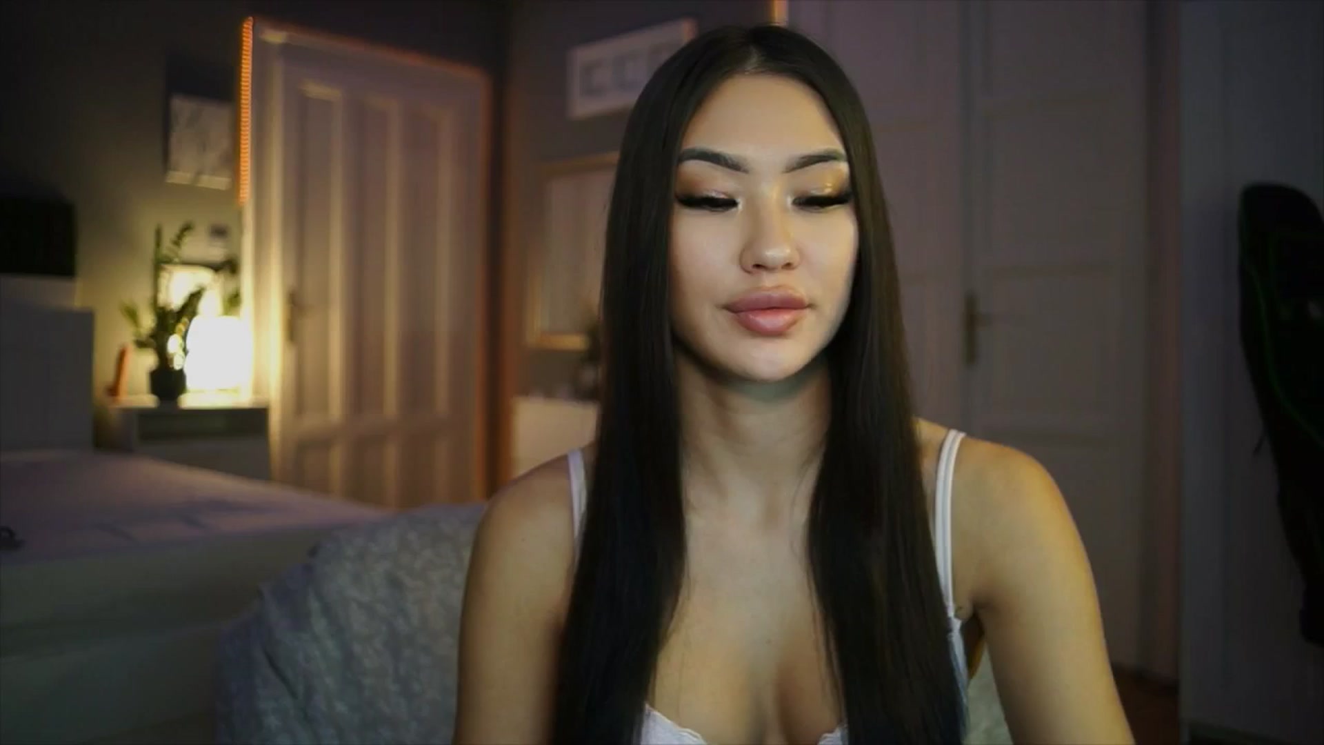 Gallery image thumbnail from SimpleMai's myfreecams stream on, 02/19/2026, 21:52 image 15 of 20