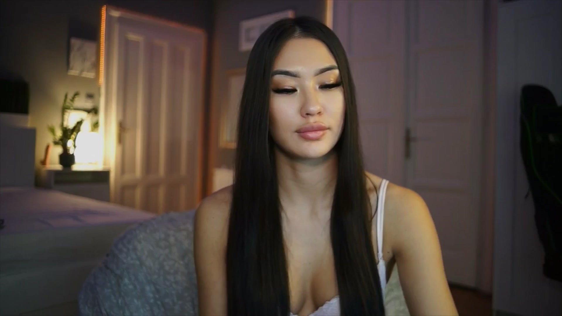 Gallery image thumbnail from SimpleMai's myfreecams stream on, 02/19/2026, 23:15 image 12 of 20