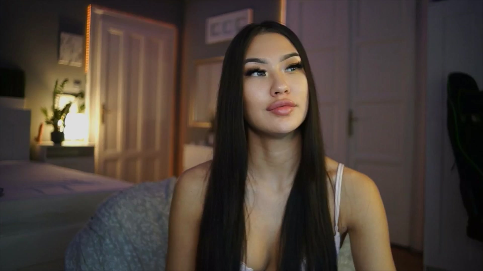 Gallery image thumbnail from SimpleMai's myfreecams stream on, 02/19/2026, 23:15 image 8 of 20