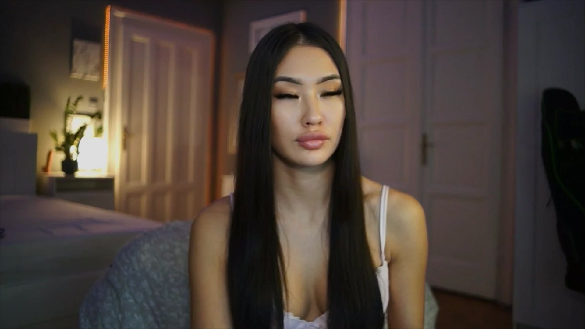 Gallery image thumbnail from SimpleMai's myfreecams stream on, 02/19/2026, 23:15 image 14 of 20
