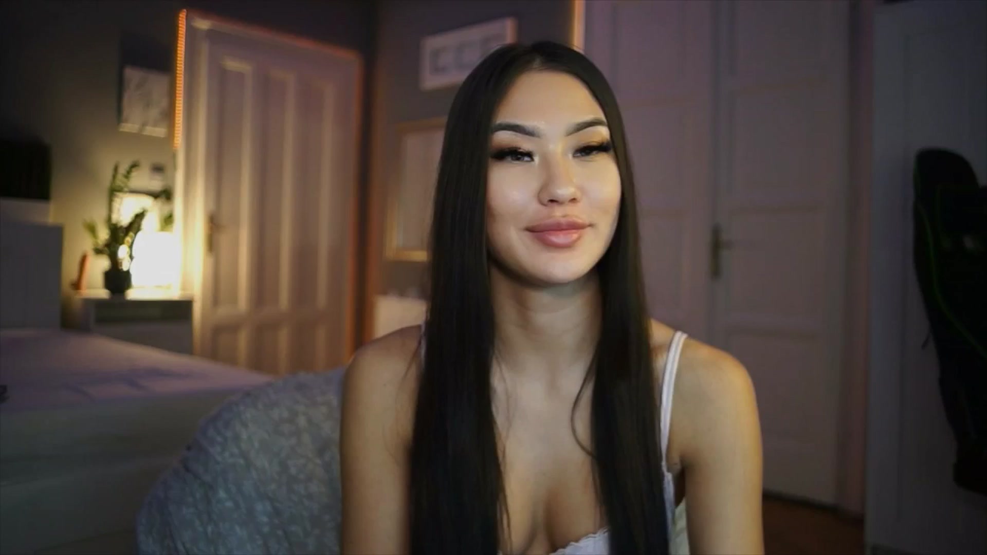 Gallery image thumbnail from SimpleMai's myfreecams stream on, 02/19/2026, 23:15 image 9 of 20