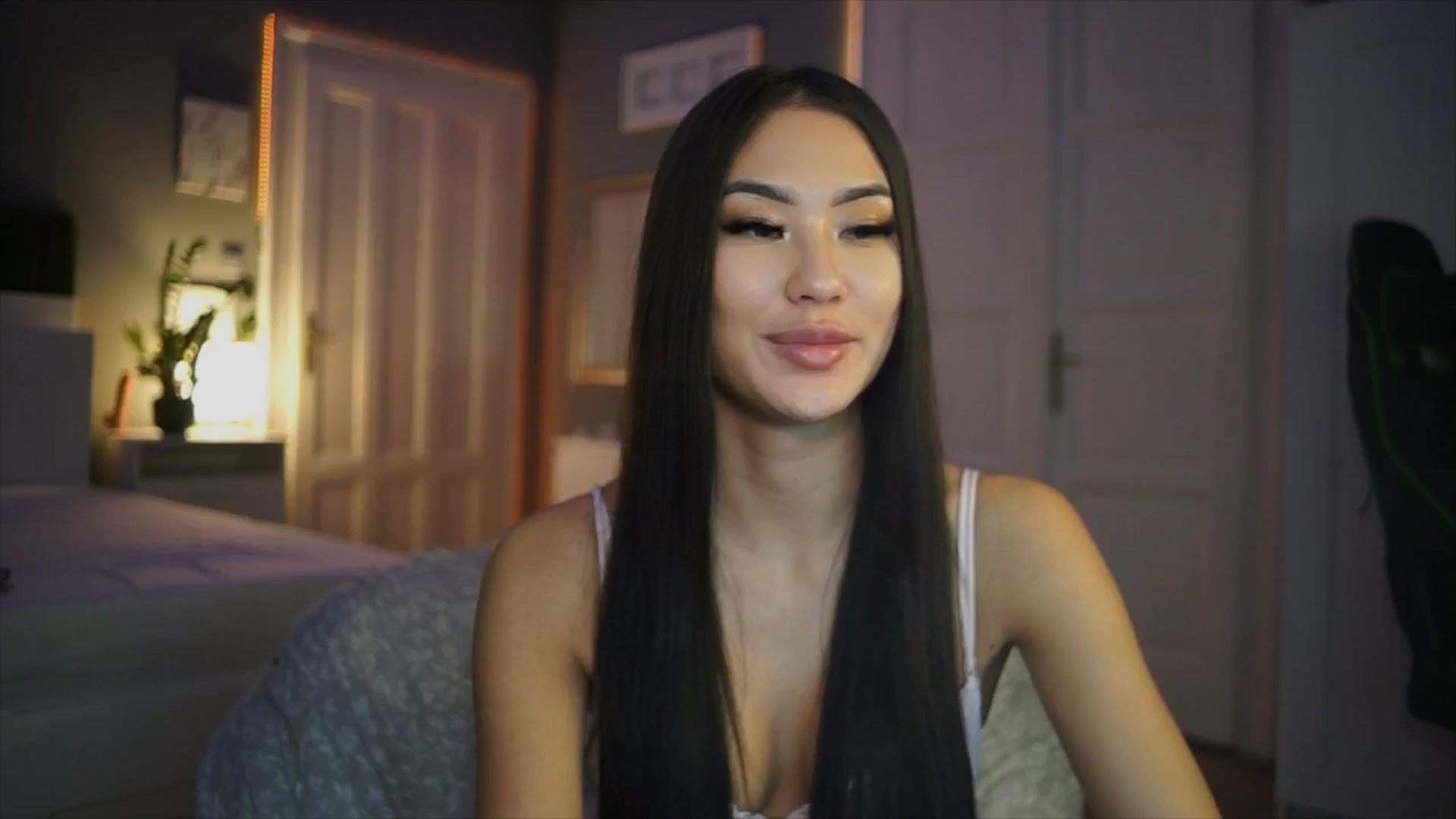 Gallery image thumbnail from SimpleMai's myfreecams stream on, 02/19/2026, 23:15 image 15 of 20