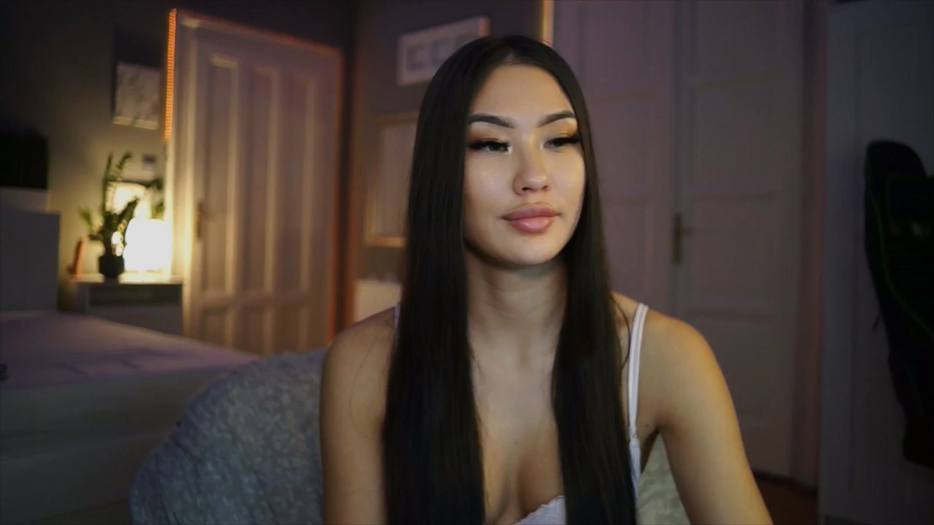 Gallery image thumbnail from SimpleMai's myfreecams stream on, 02/19/2026, 23:15 image 11 of 20