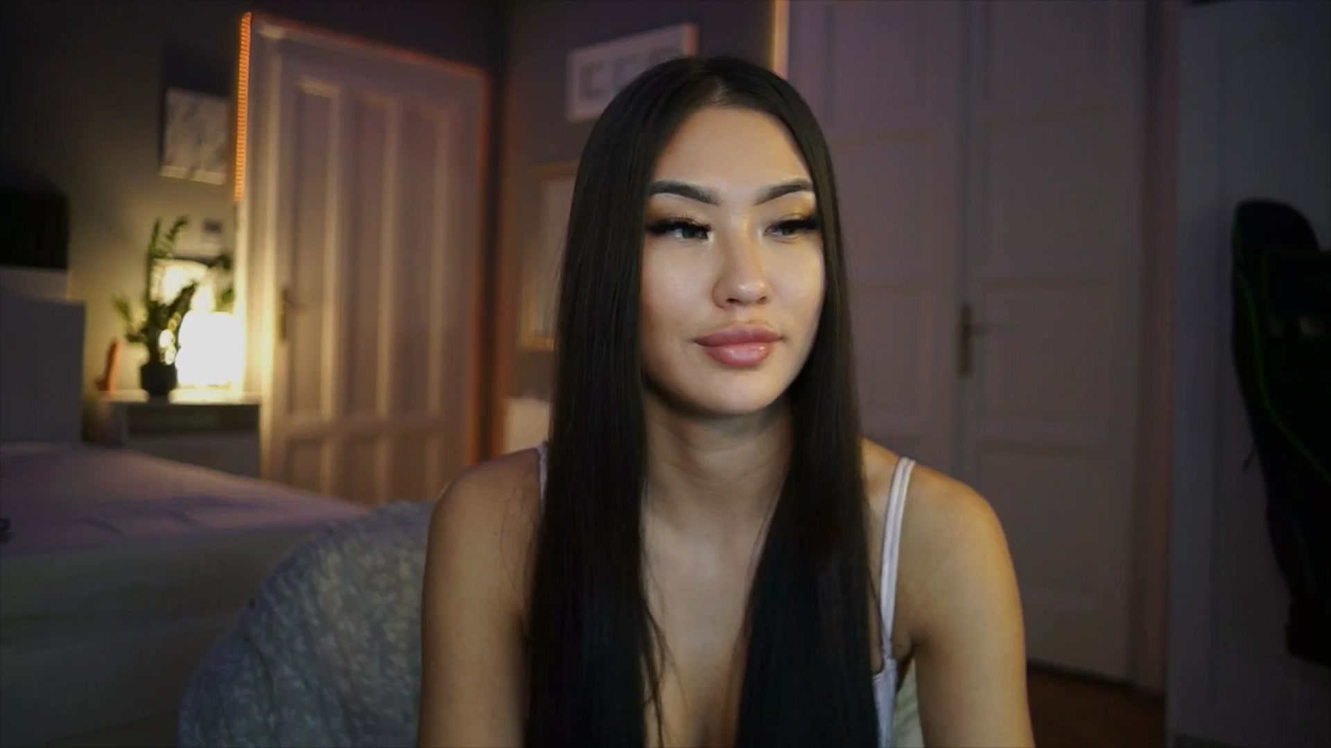 Gallery image thumbnail from SimpleMai's myfreecams stream on, 02/19/2026, 23:15 image 19 of 20