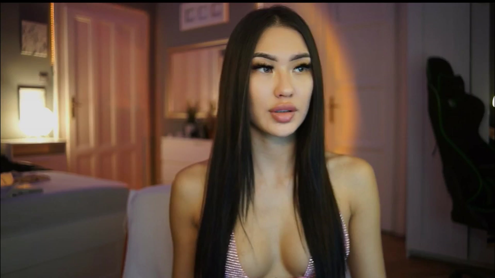 Gallery image thumbnail from SimpleMai's myfreecams stream on, 03/01/2026, 19:53 image 5 of 20