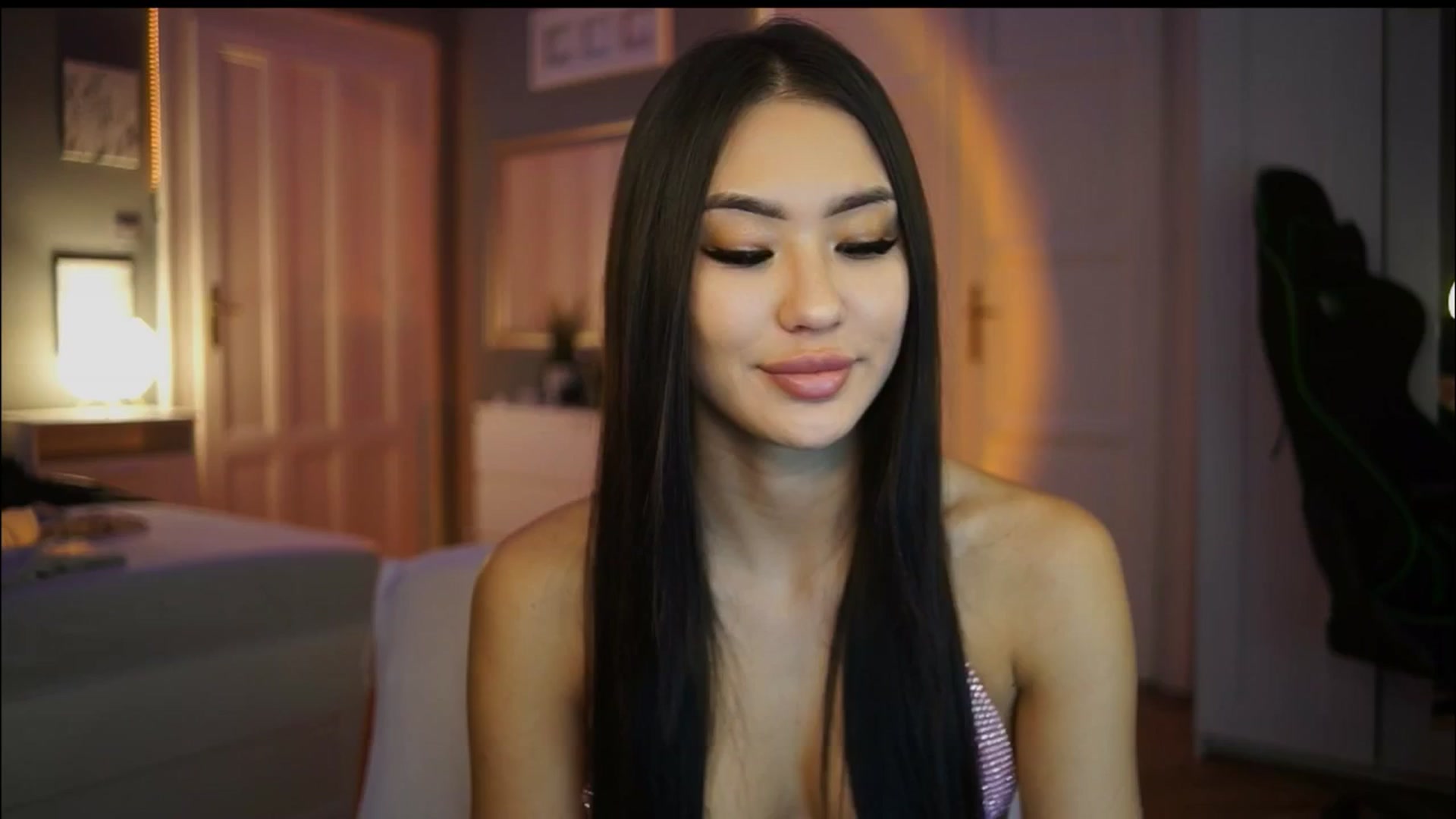 Gallery image thumbnail from SimpleMai's myfreecams stream on, 03/01/2026, 19:53 image 13 of 20