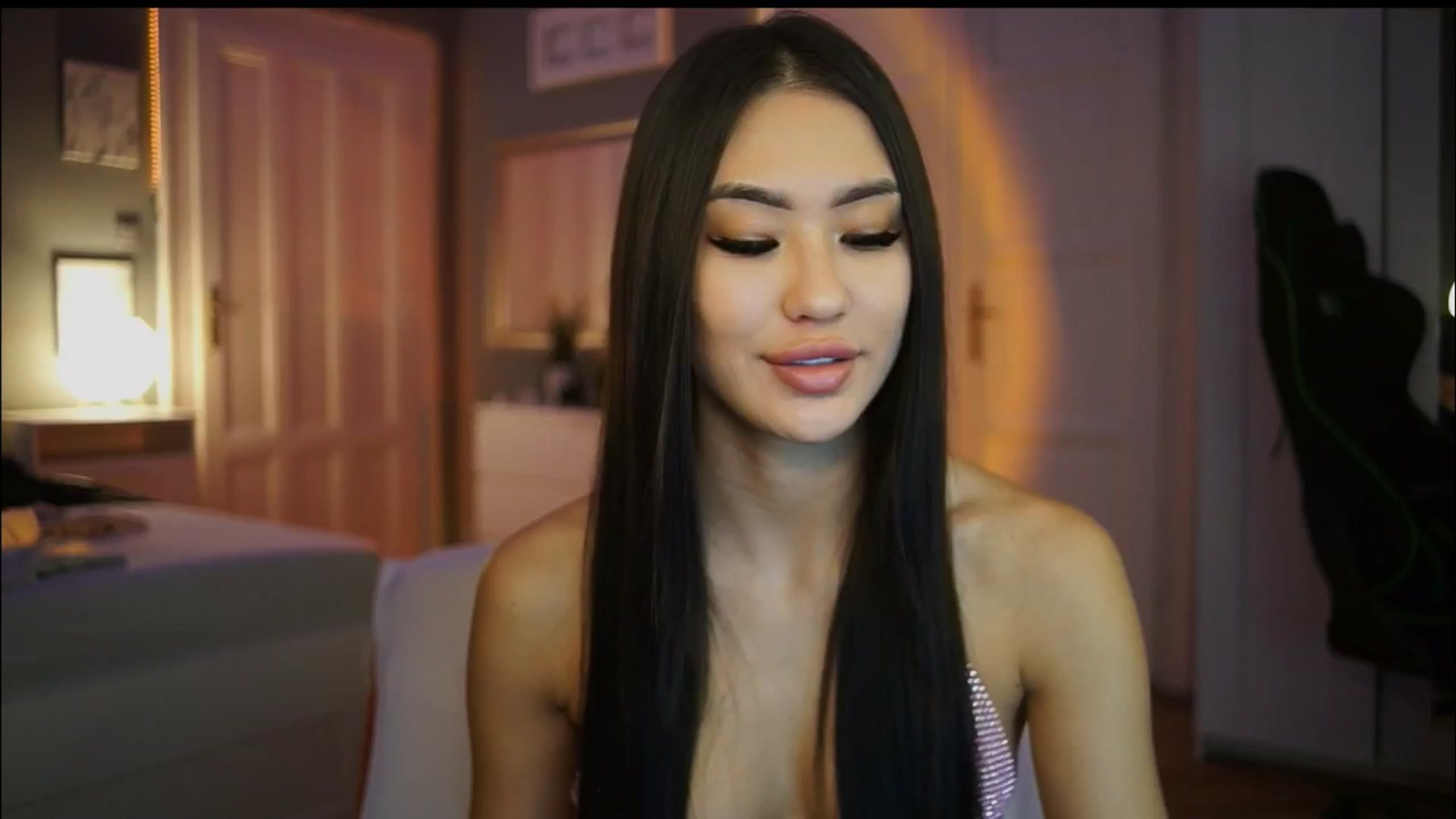 Gallery image thumbnail from SimpleMai's myfreecams stream on, 03/01/2026, 19:53 image 11 of 20