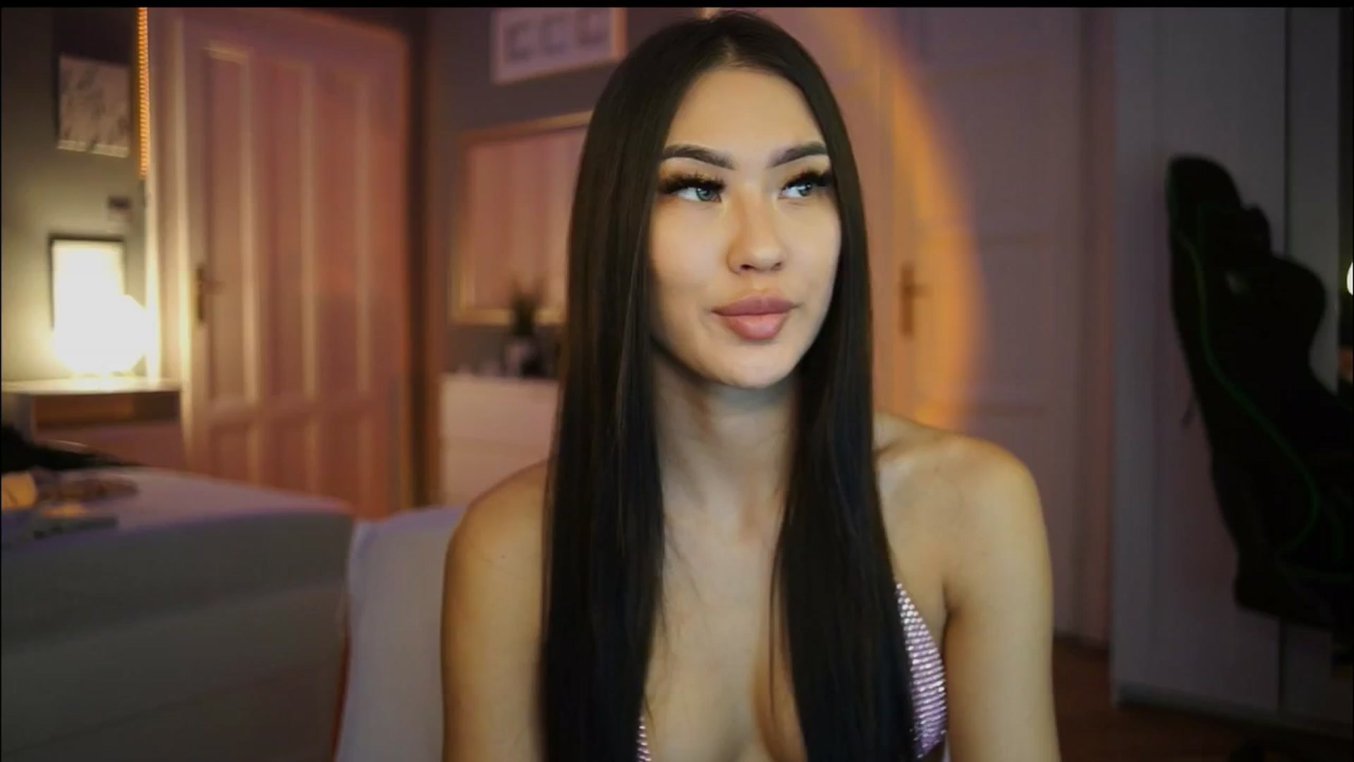Gallery image thumbnail from SimpleMai's myfreecams stream on, 03/01/2026, 19:53 image 8 of 20