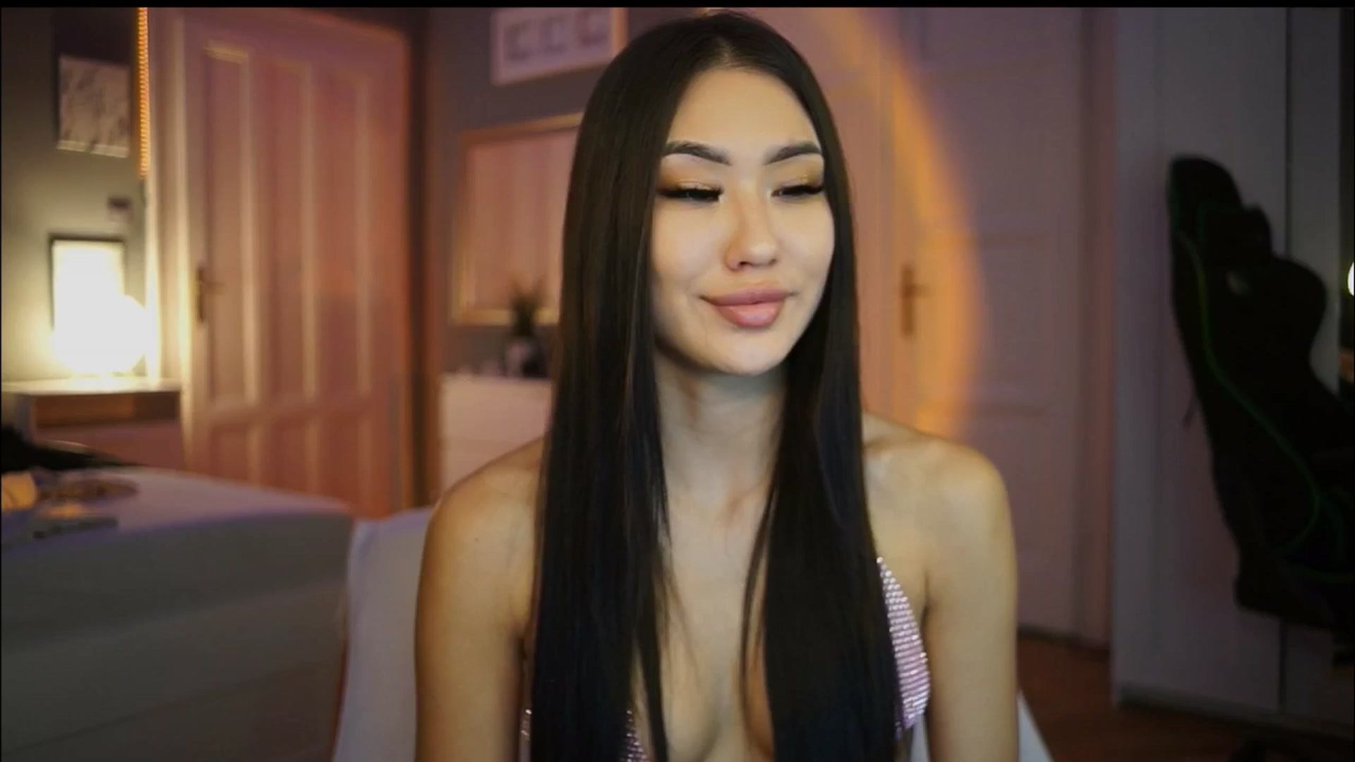 Gallery image thumbnail from SimpleMai's myfreecams stream on, 03/01/2026, 19:53 image 17 of 20