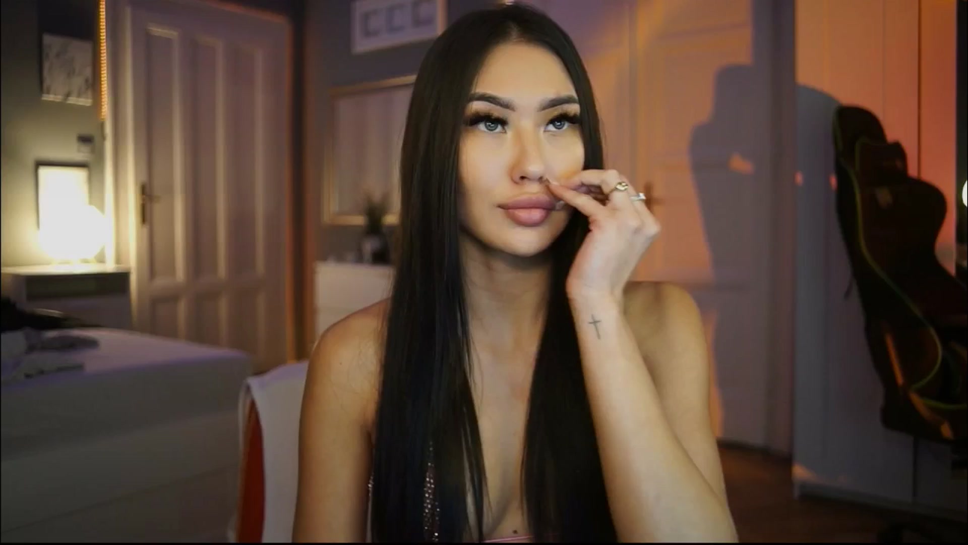 Gallery image thumbnail from SimpleMai's myfreecams stream on, 03/01/2026, 20:57 image 5 of 20
