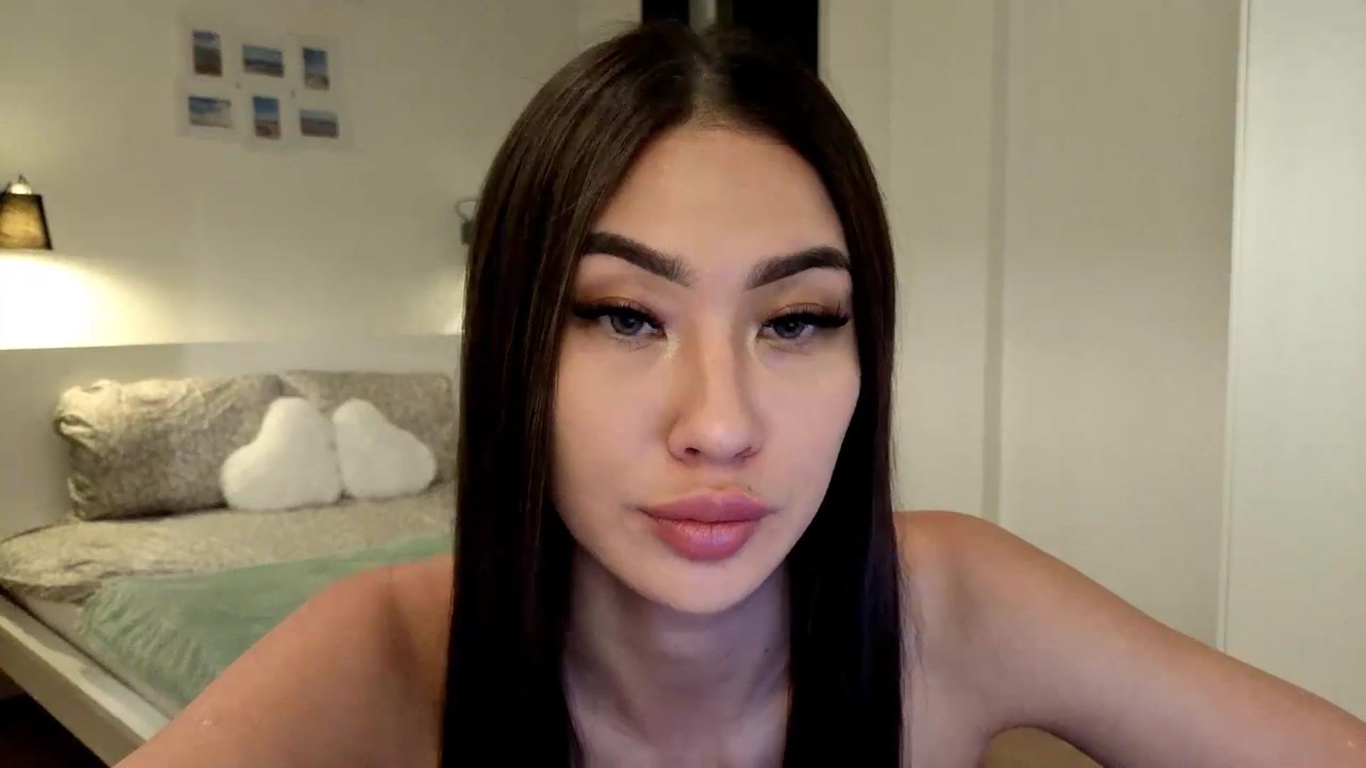 Gallery image thumbnail from SimpleMai's myfreecams stream on, 03/13/2026, 22:05 image 4 of 20