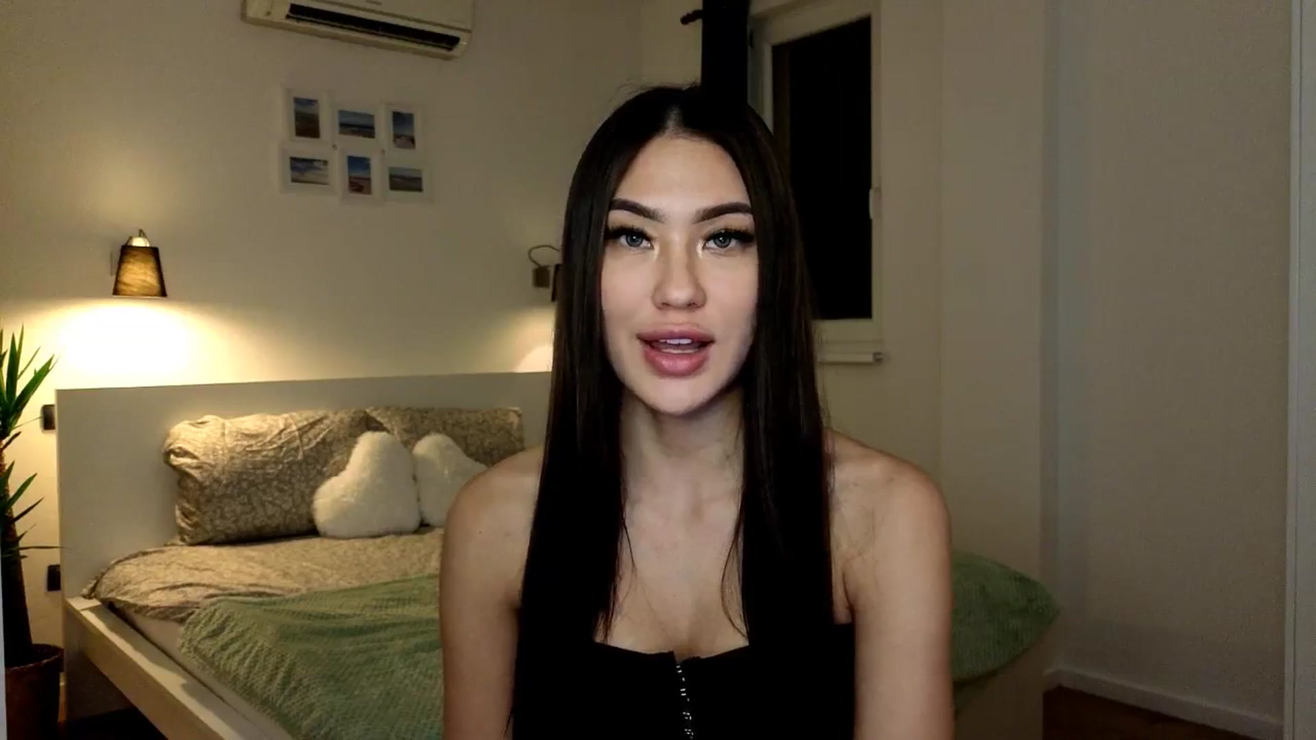 Gallery image thumbnail from SimpleMai's myfreecams stream on, 03/13/2026, 22:05 image 18 of 20