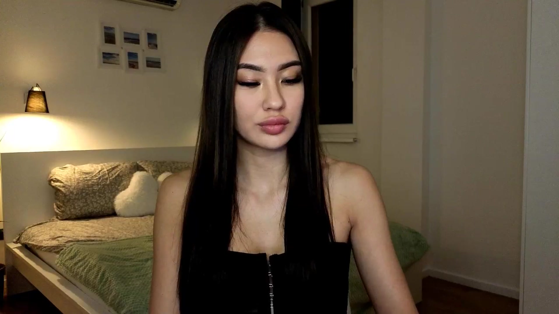 Gallery image thumbnail from SimpleMai's myfreecams stream on, 03/13/2026, 22:05 image 15 of 20