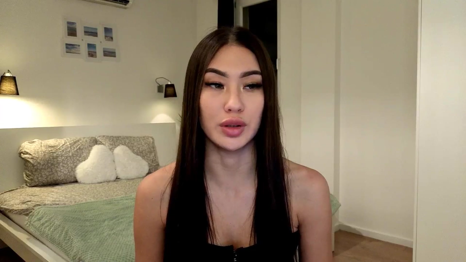 Gallery image thumbnail from SimpleMai's myfreecams stream on, 03/13/2026, 22:05 image 5 of 20