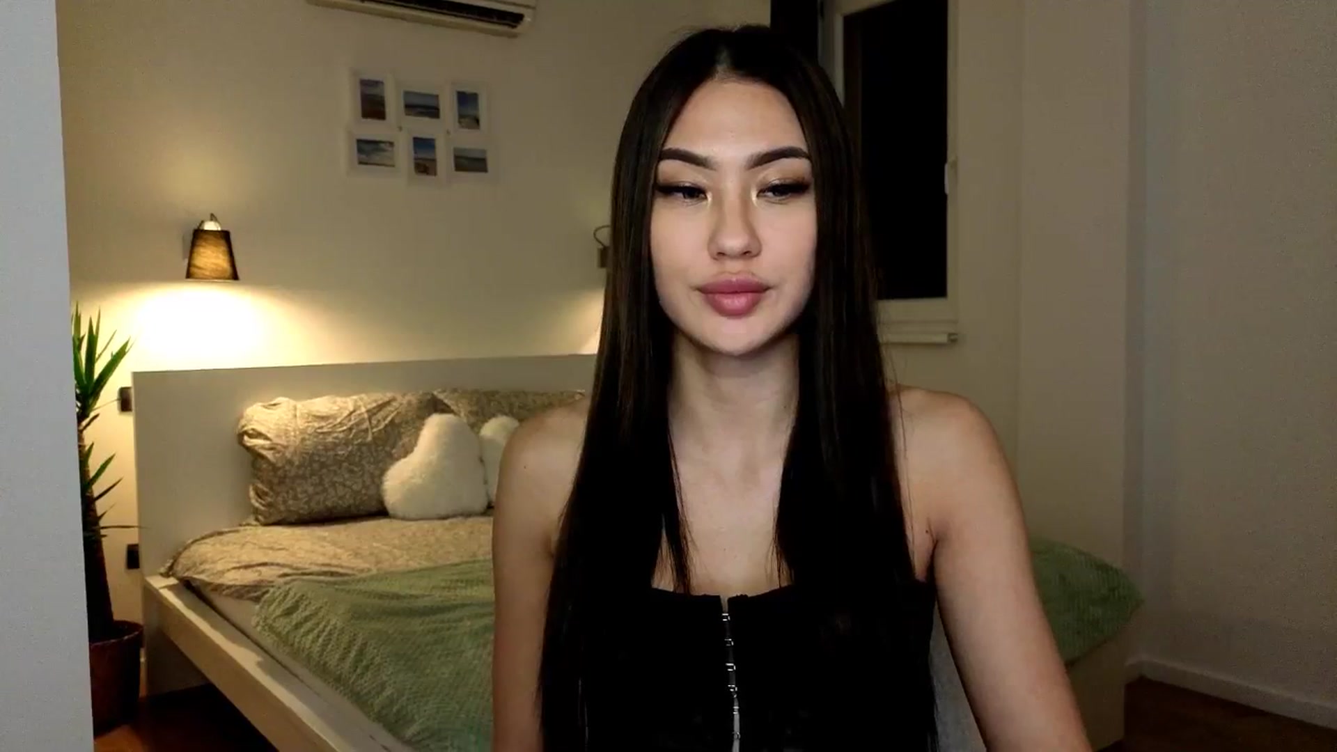 Gallery image thumbnail from SimpleMai's myfreecams stream on, 03/13/2026, 22:51 image 18 of 20