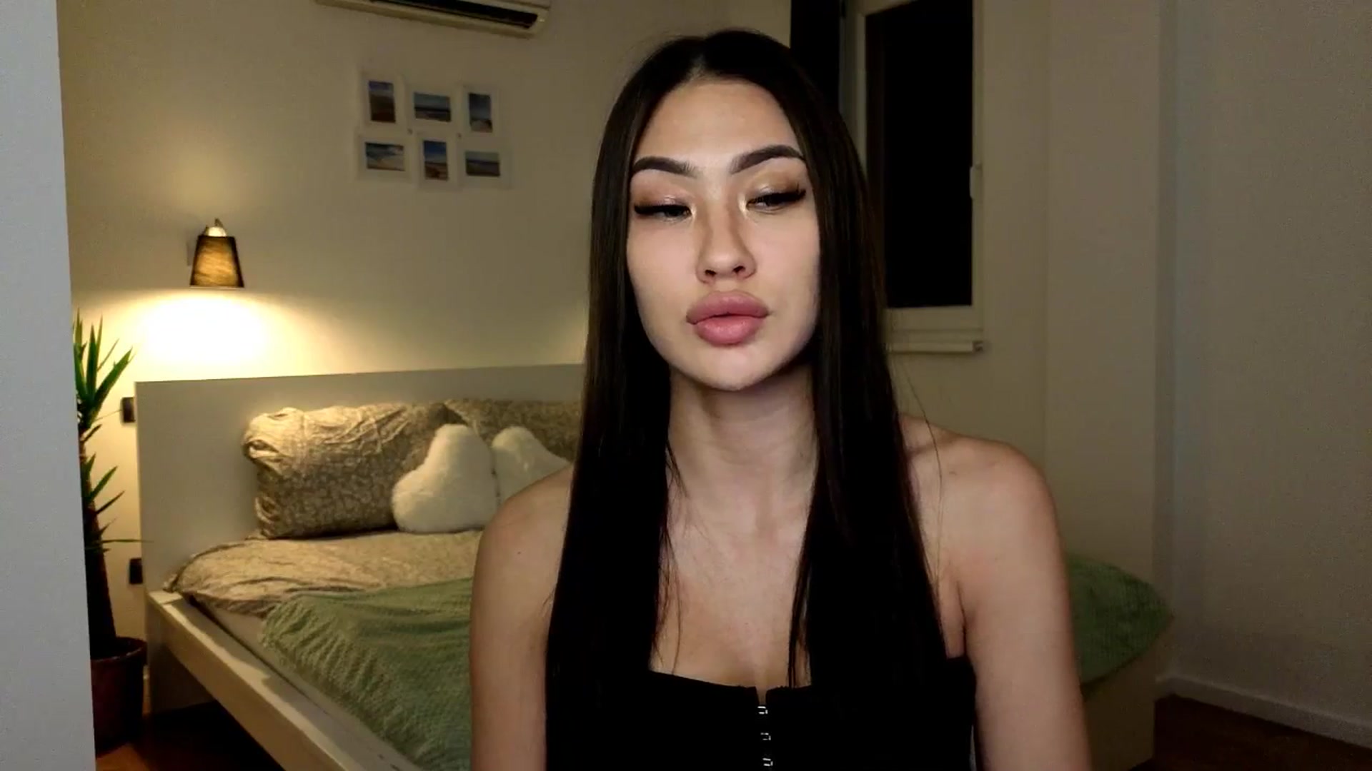 Gallery image thumbnail from SimpleMai's myfreecams stream on, 03/13/2026, 22:51 image 13 of 20