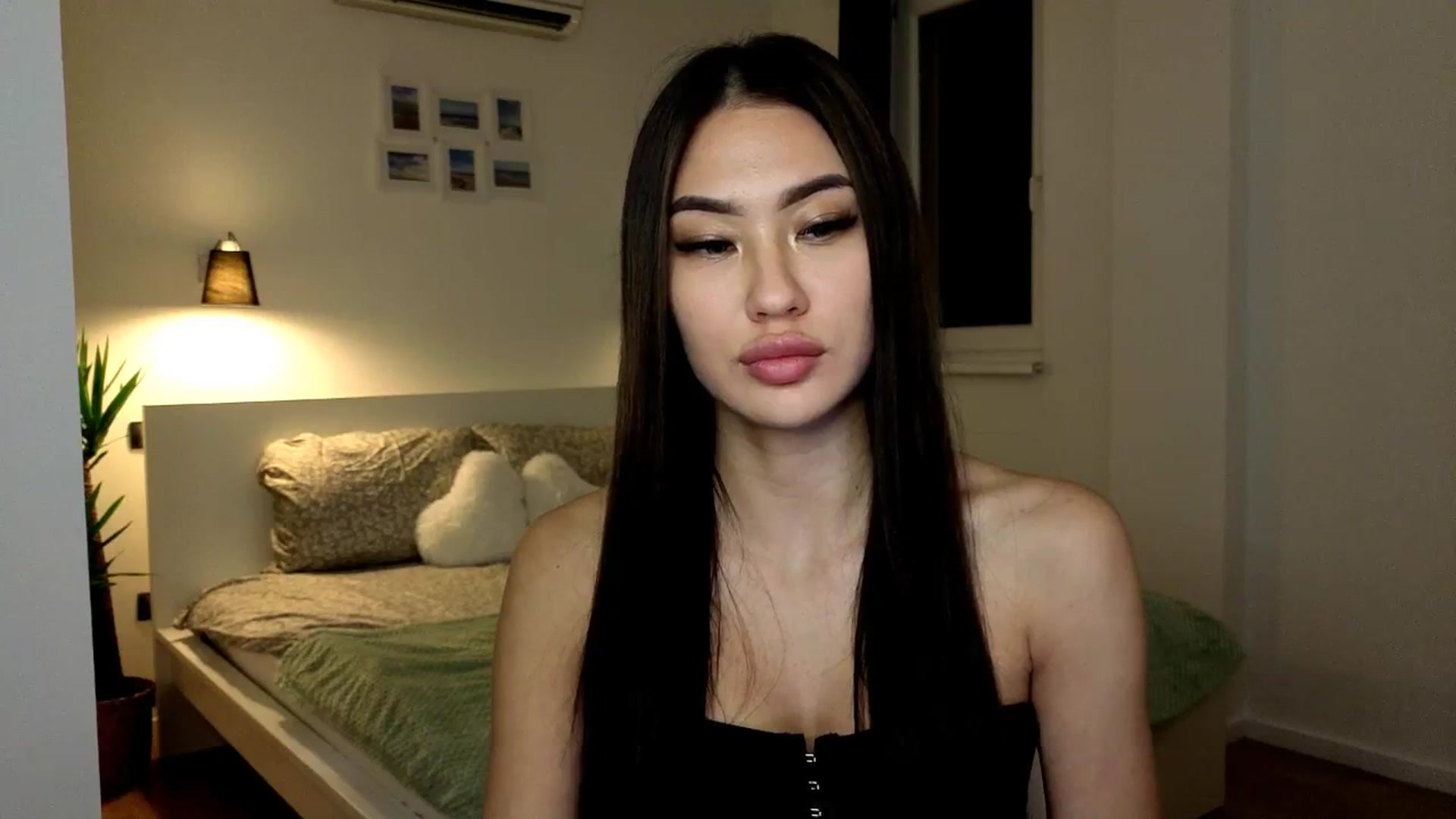 Gallery image thumbnail from SimpleMai's myfreecams stream on, 03/13/2026, 22:51 image 9 of 20