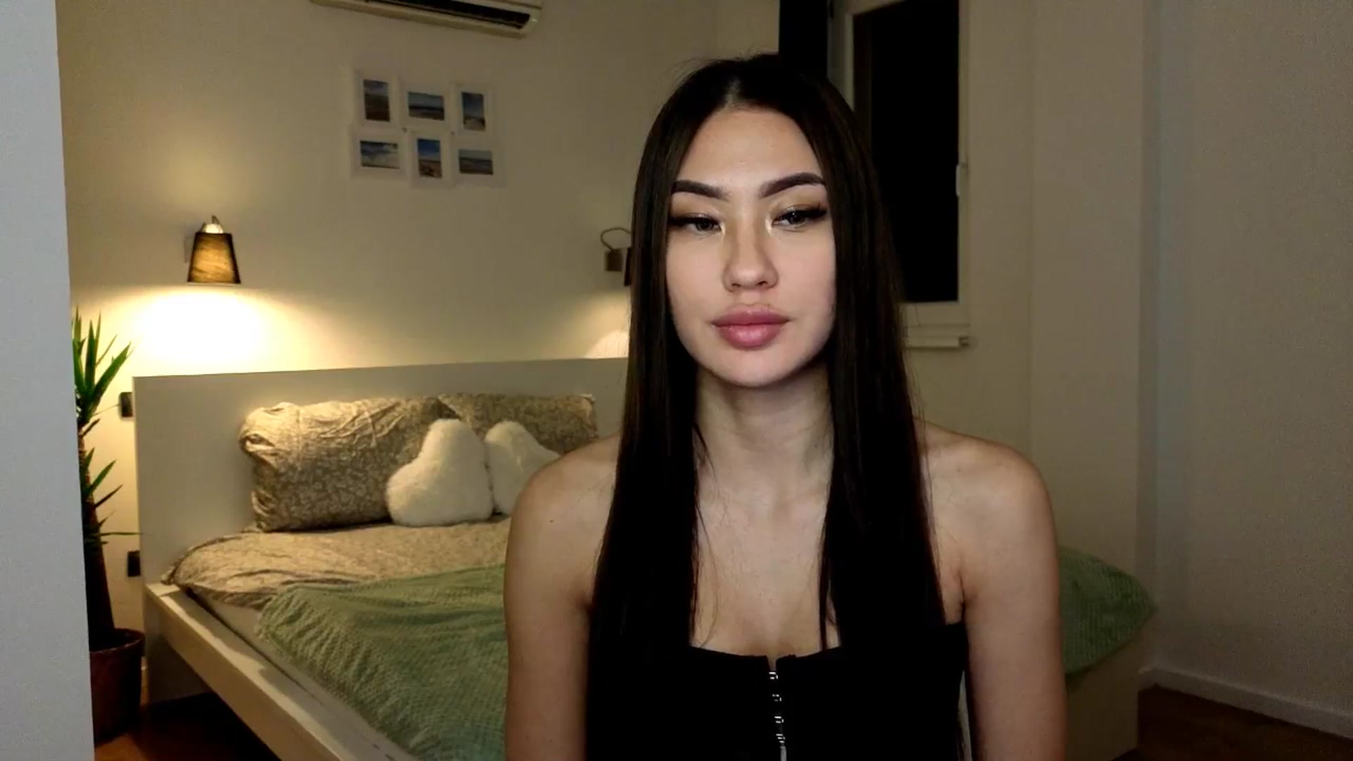 Gallery image thumbnail from SimpleMai's myfreecams stream on, 03/13/2026, 22:51 image 4 of 20