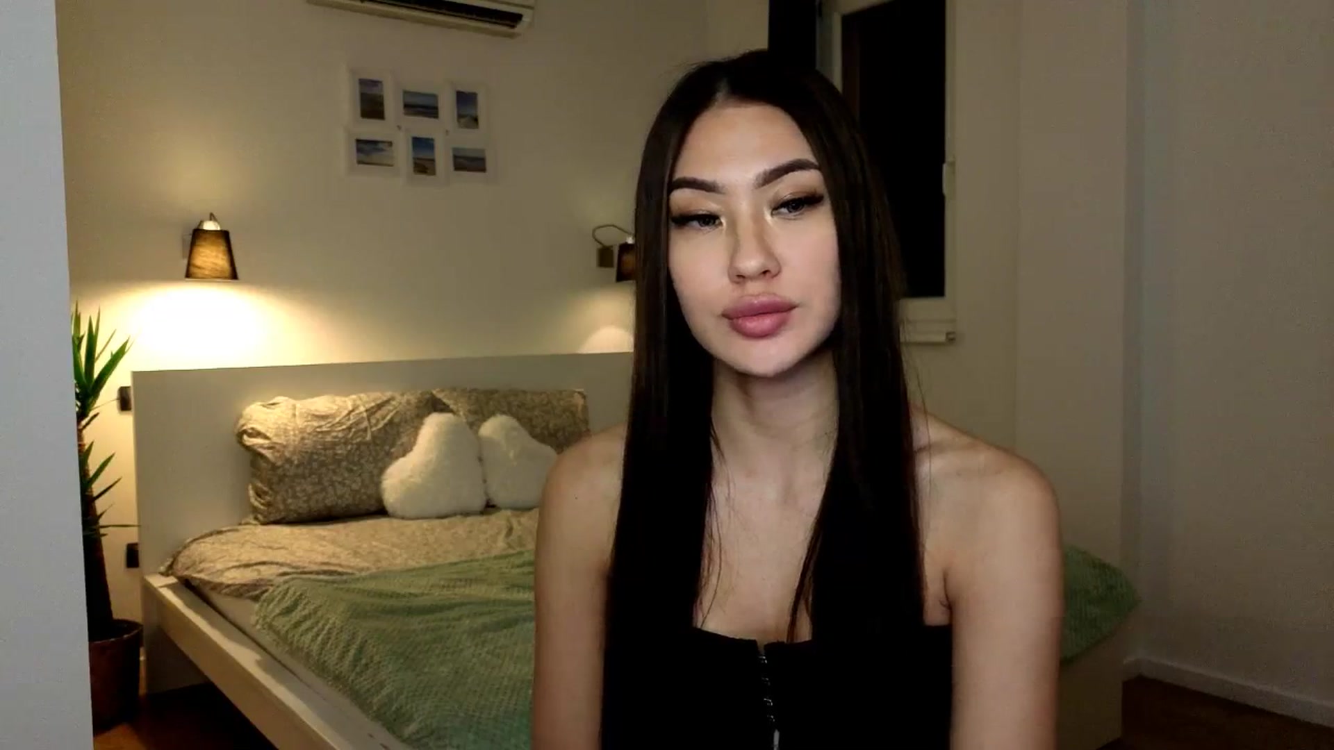 Gallery image thumbnail from SimpleMai's myfreecams stream on, 03/13/2026, 22:51 image 15 of 20