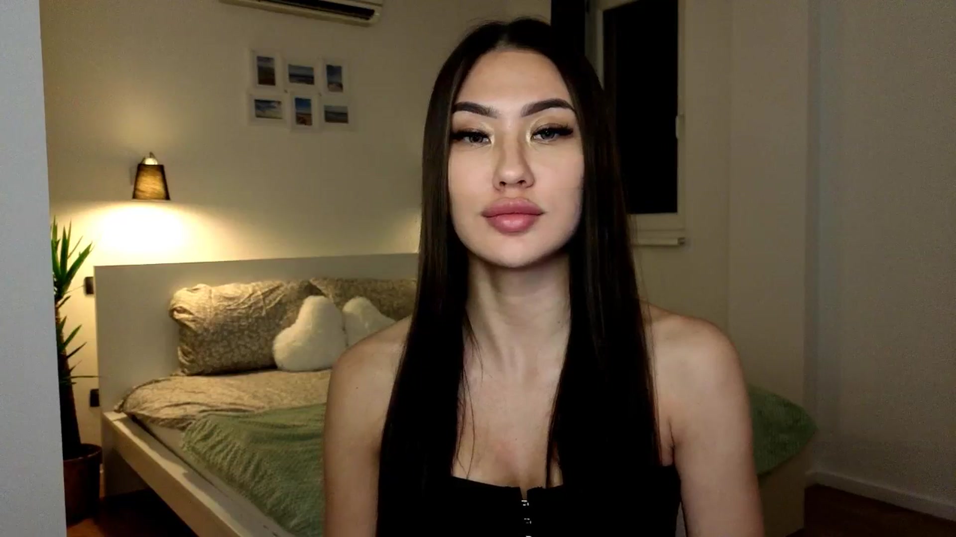 Gallery image thumbnail from SimpleMai's myfreecams stream on, 03/13/2026, 22:51 image 11 of 20