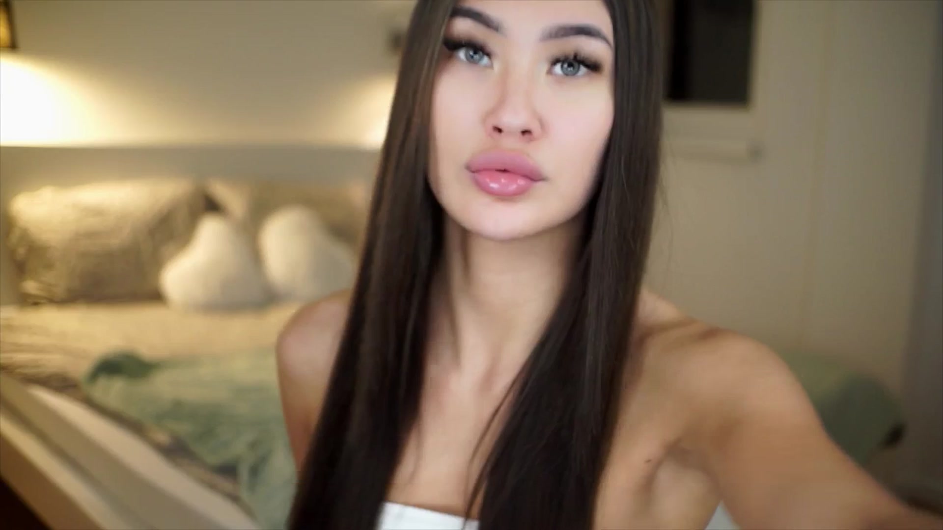 Gallery image thumbnail from SimpleMai's myfreecams stream on, 03/15/2026, 23:36 image 13 of 20
