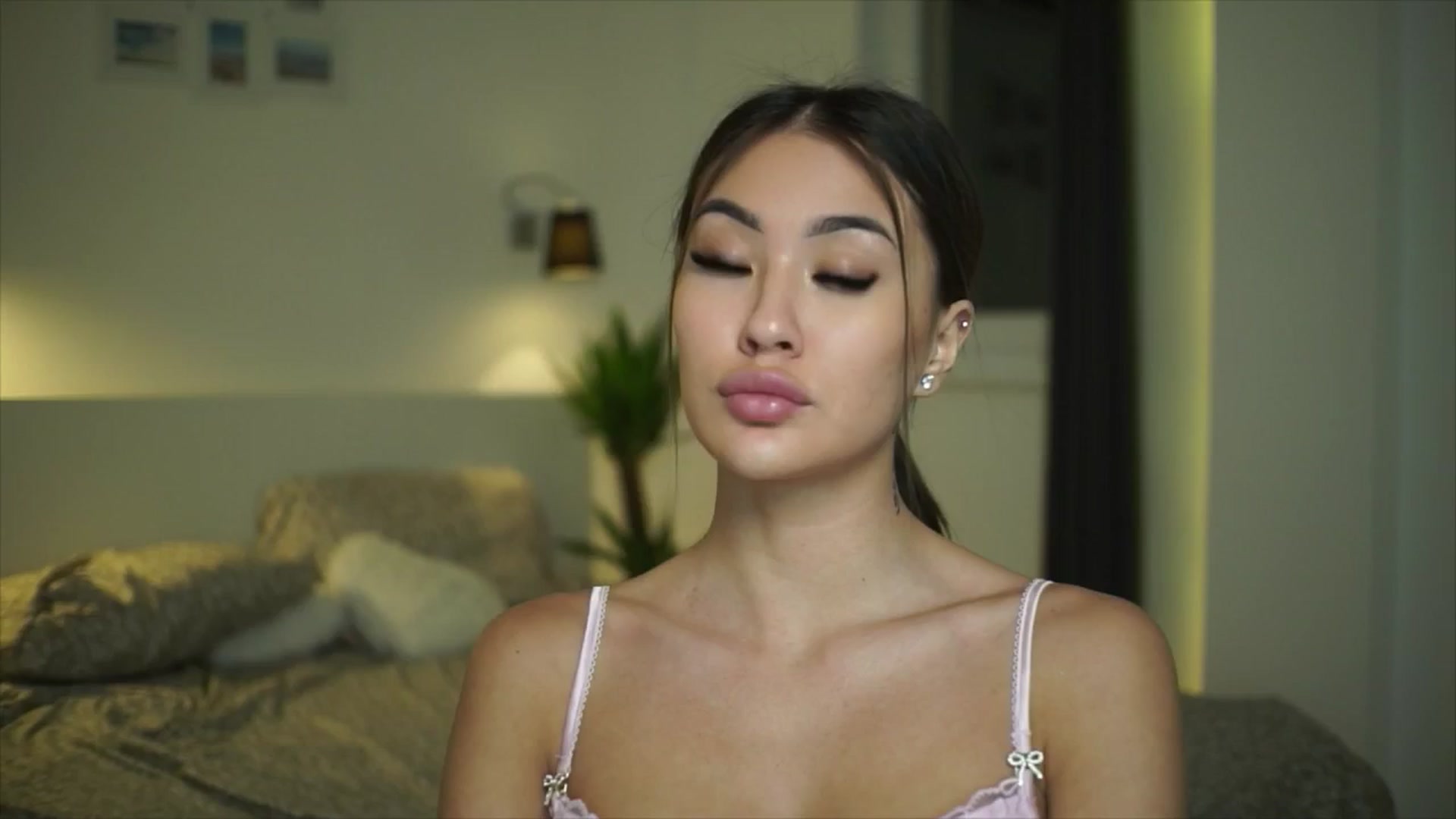 Gallery image thumbnail from SimpleMai's myfreecams stream on, 03/21/2026, 20:02 image 6 of 20