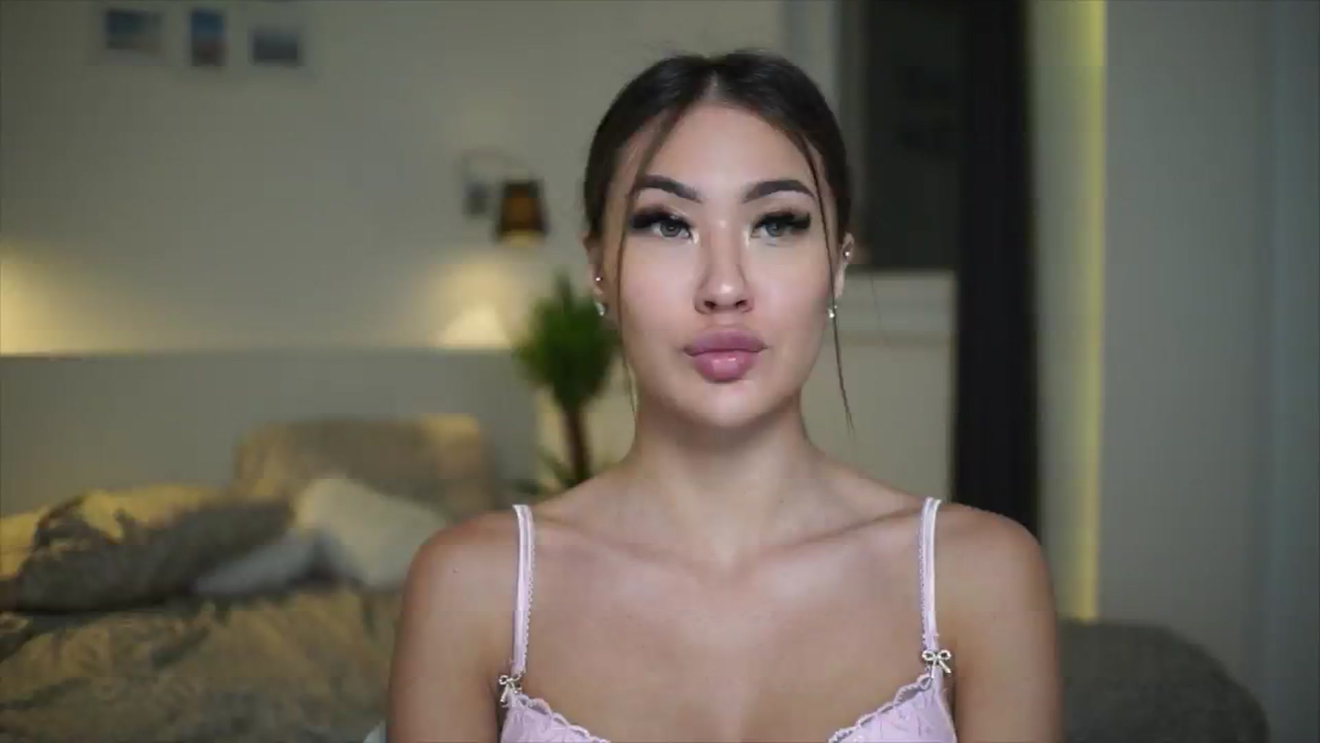 Gallery image thumbnail from SimpleMai's myfreecams stream on, 03/21/2026, 20:02 image 16 of 20