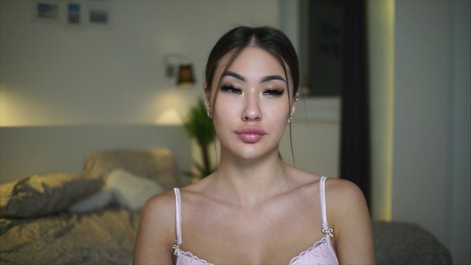 Gallery image thumbnail from SimpleMai's myfreecams stream on, 03/21/2026, 20:02 image 19 of 20