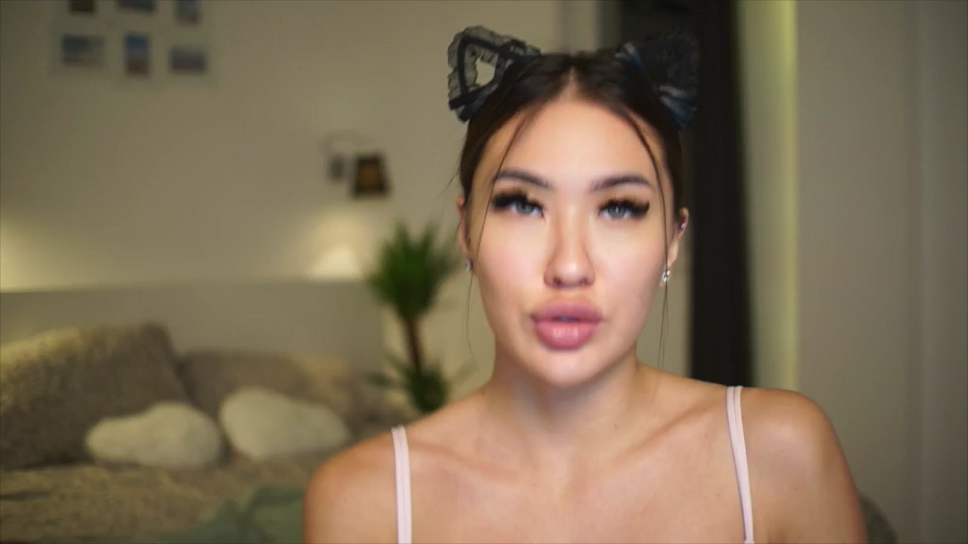 Gallery image thumbnail from SimpleMai's myfreecams stream on, 03/22/2026, 22:00 image 2 of 20