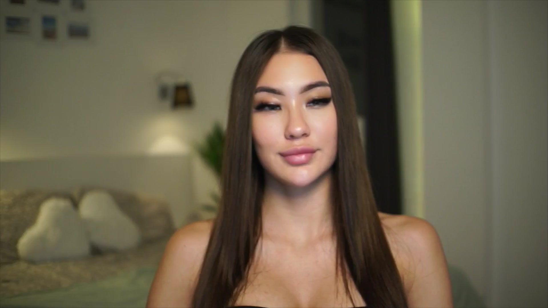 Gallery image thumbnail from SimpleMai's myfreecams stream on, 03/27/2026, 20:02 image 17 of 20