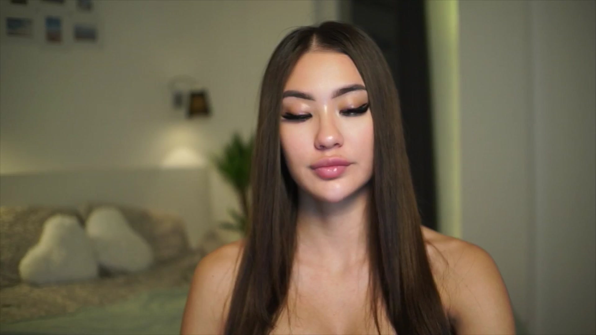 Gallery image thumbnail from SimpleMai's myfreecams stream on, 03/27/2026, 20:02 image 14 of 20