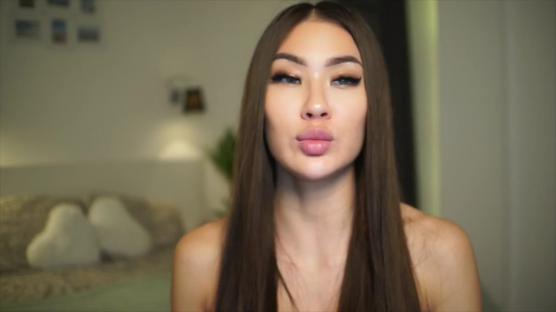 Gallery image thumbnail from SimpleMai's myfreecams stream on, 03/27/2026, 20:02 image 4 of 20