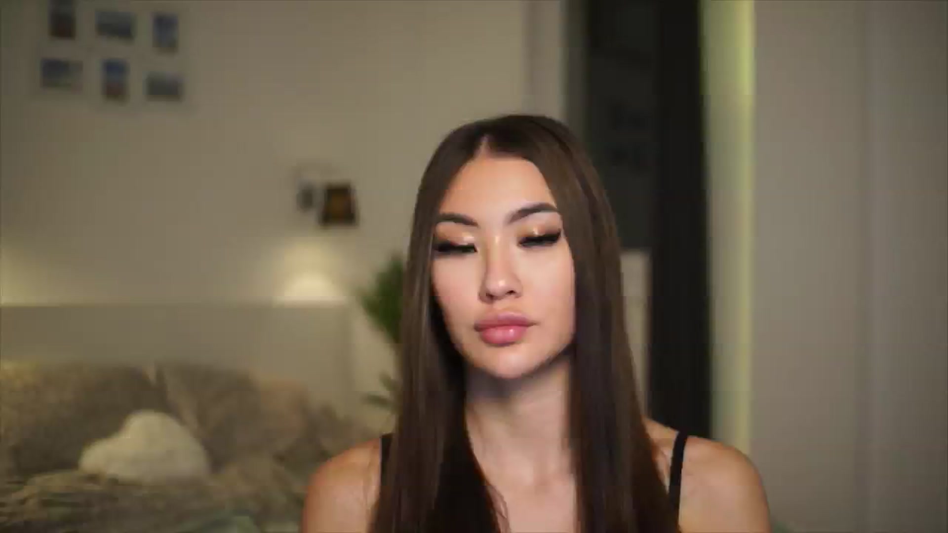 Gallery image thumbnail from SimpleMai's myfreecams stream on, 03/28/2026, 22:13 image 9 of 20