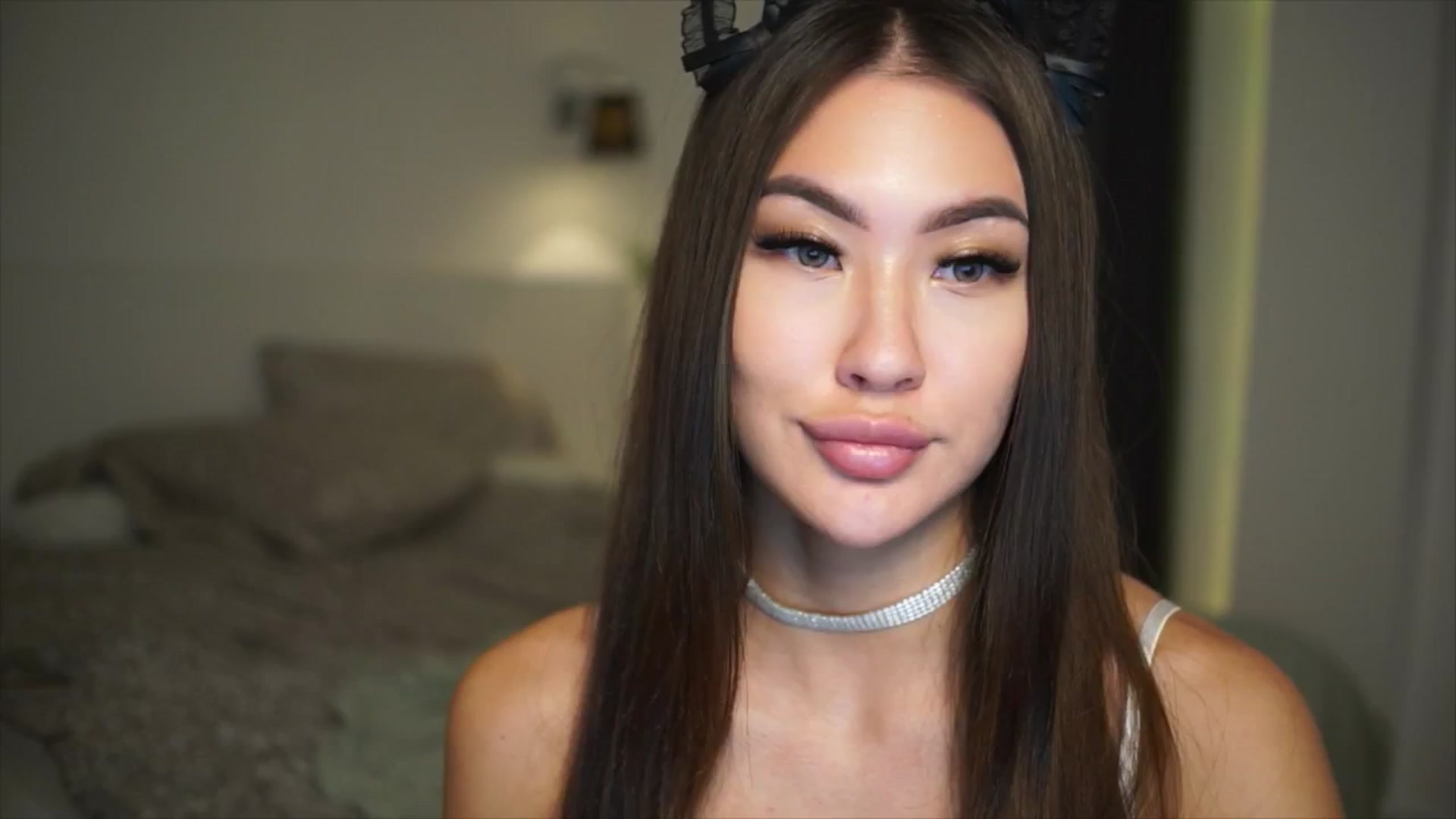 Gallery image thumbnail from SimpleMai's myfreecams stream on, 04/06/2026, 24:01 image 17 of 20