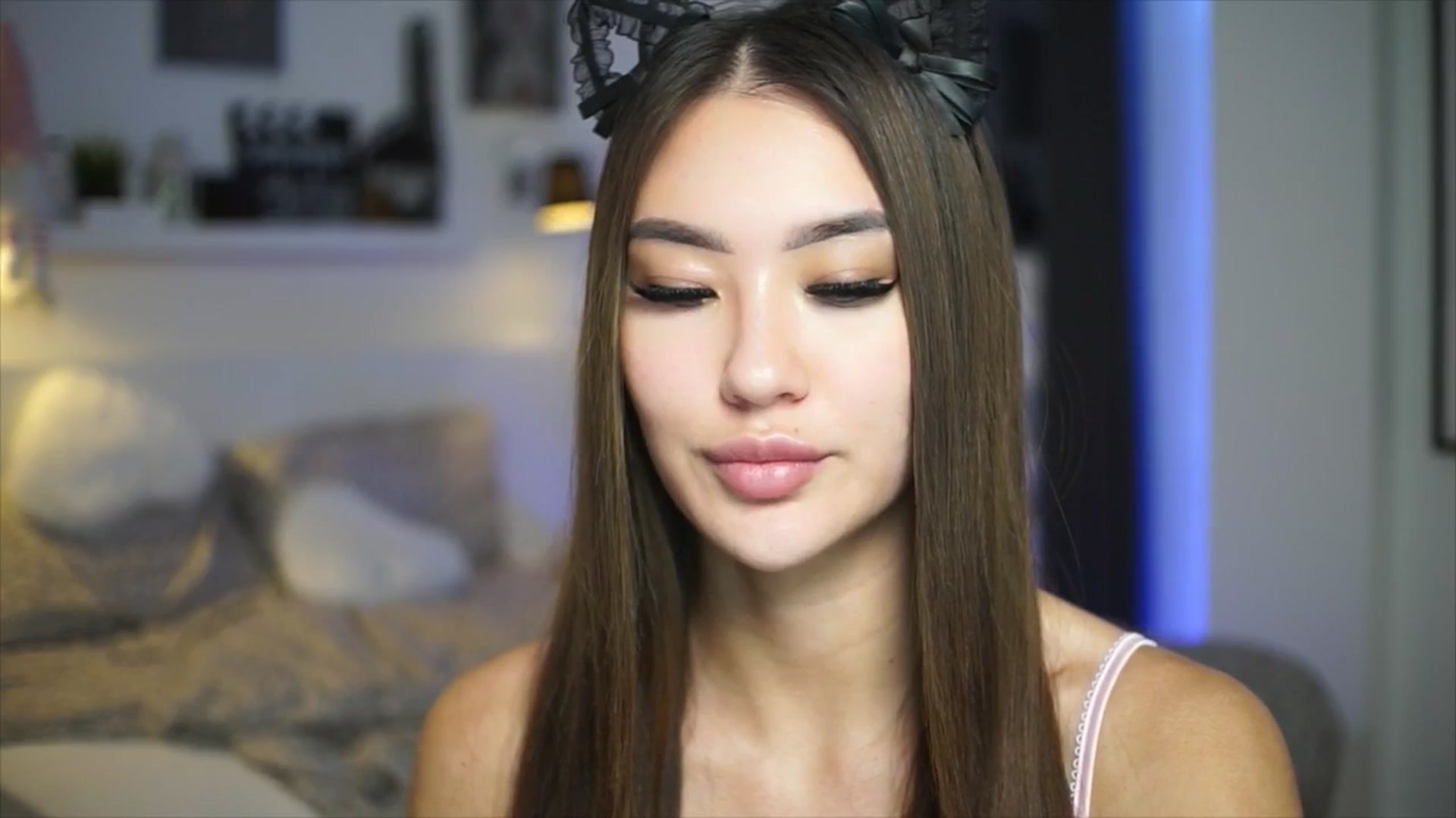 Gallery image thumbnail from SimpleMai's myfreecams stream on, 04/17/2026, 19:48 image 19 of 20