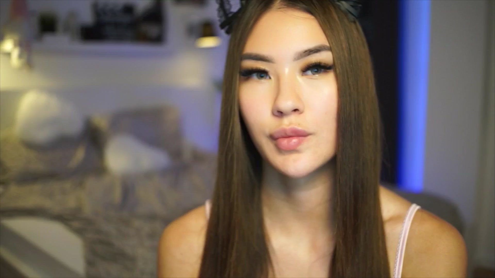 Gallery image thumbnail from SimpleMai's myfreecams stream on, 04/18/2026, 21:48 image 16 of 20