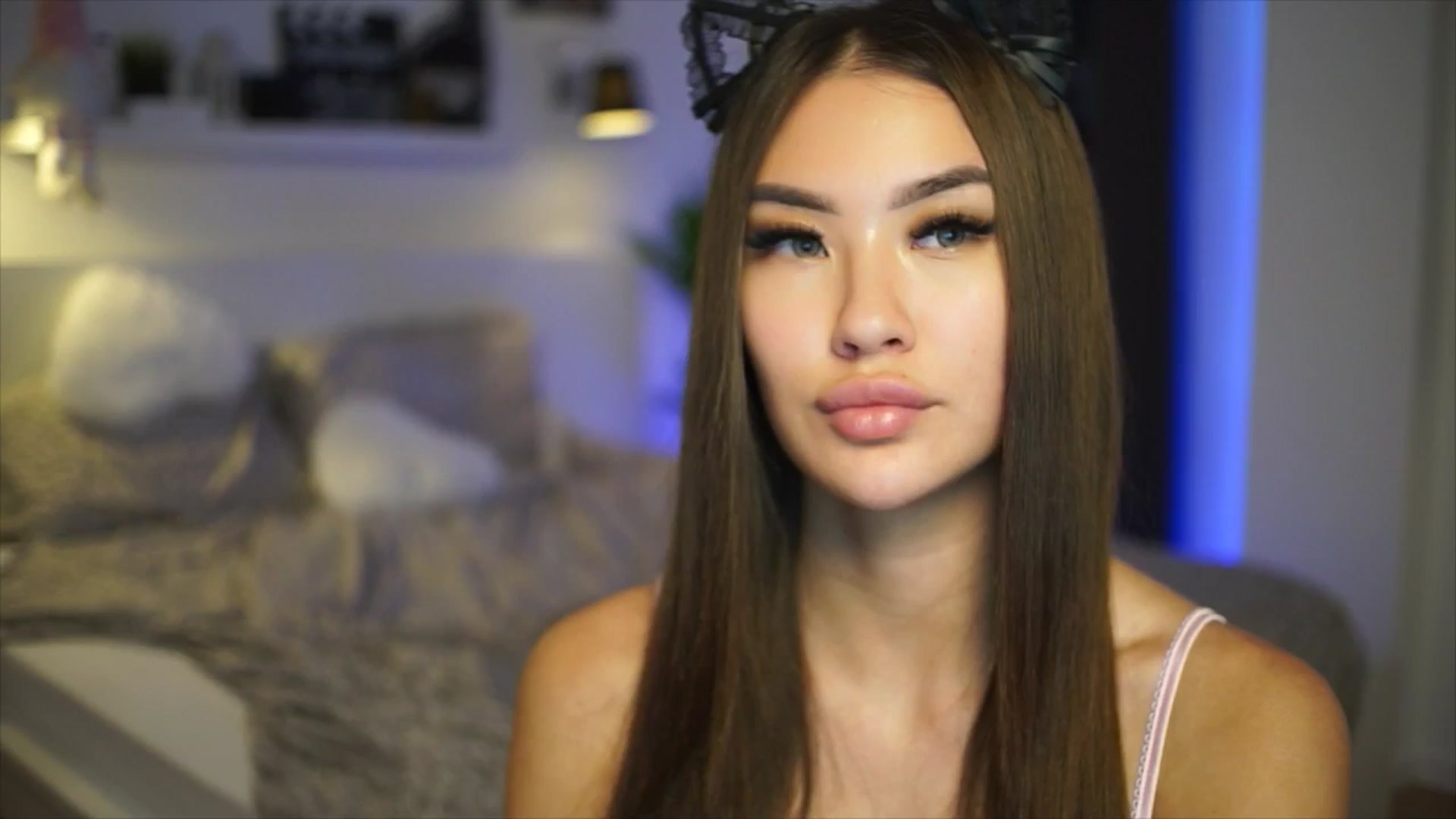 Gallery image thumbnail from SimpleMai's myfreecams stream on, 04/18/2026, 21:48 image 13 of 20