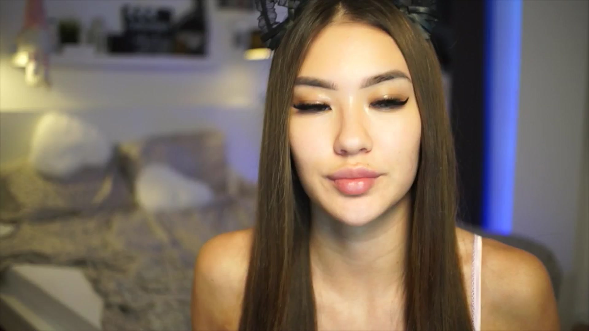 Gallery image thumbnail from SimpleMai's myfreecams stream on, 04/18/2026, 21:48 image 3 of 20