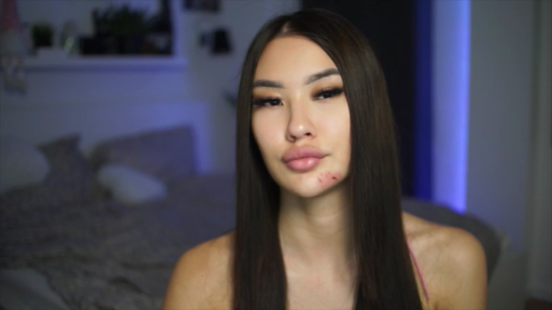 Gallery image thumbnail from SimpleMai's myfreecams stream on, 04/26/2026, 18:09 image 11 of 20