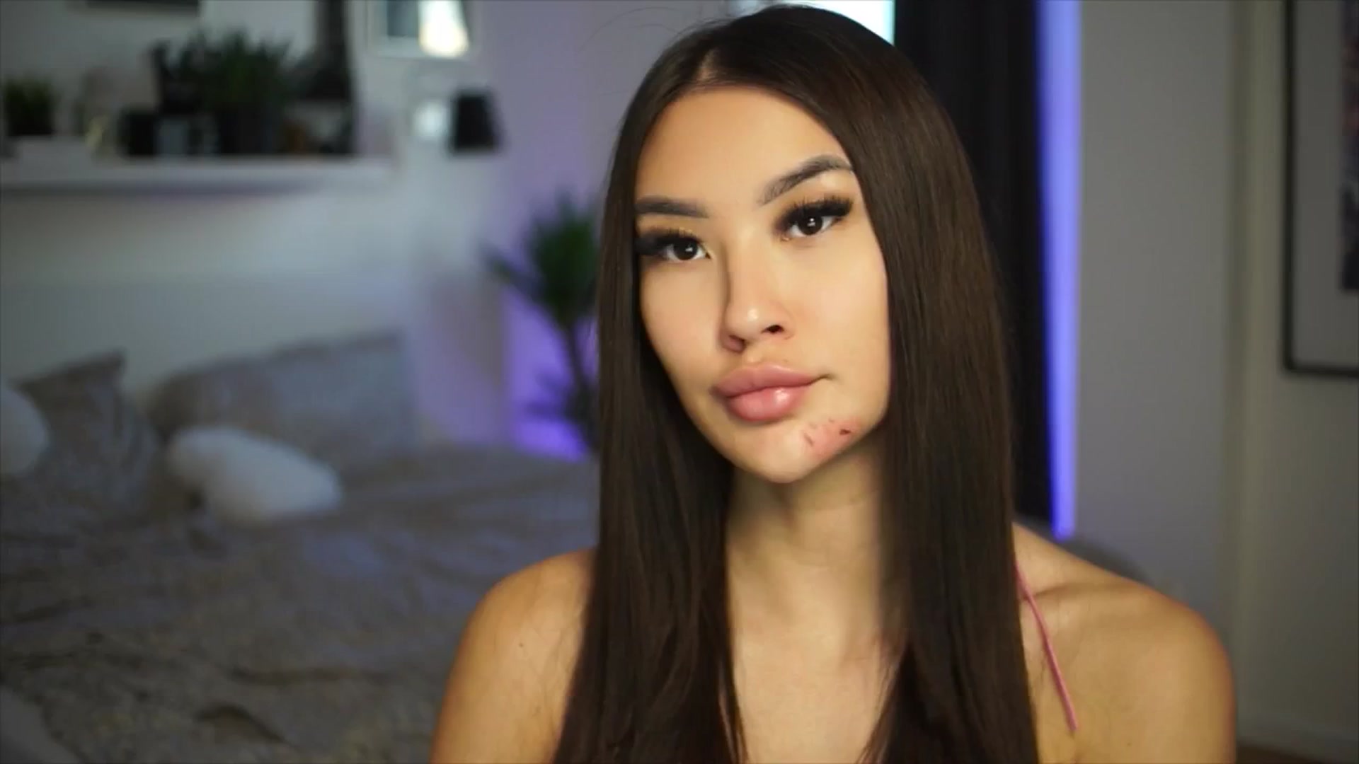 Gallery image thumbnail from SimpleMai's myfreecams stream on, 04/26/2026, 18:09 image 14 of 20