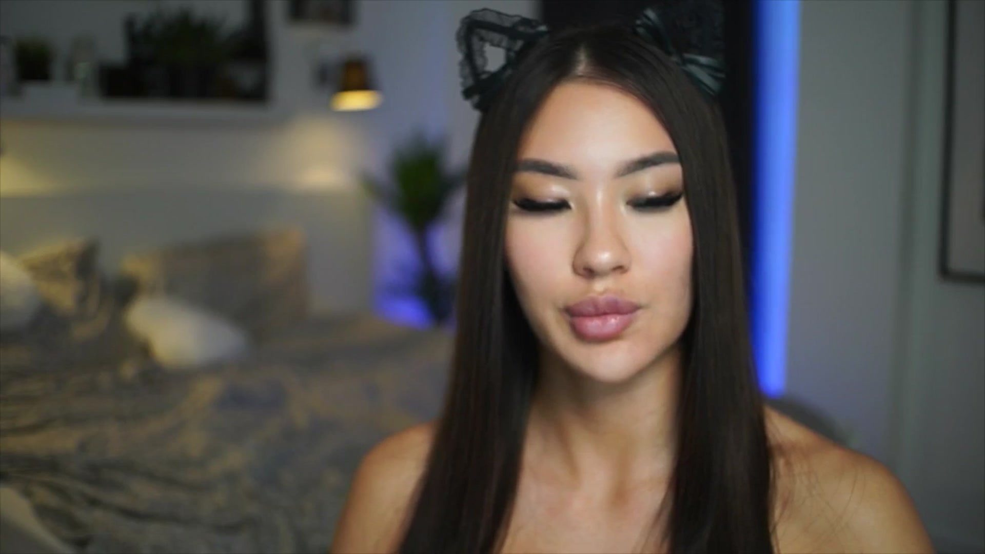 Gallery image thumbnail from SimpleMai's myfreecams stream on, 04/28/2026, 18:18 image 9 of 20