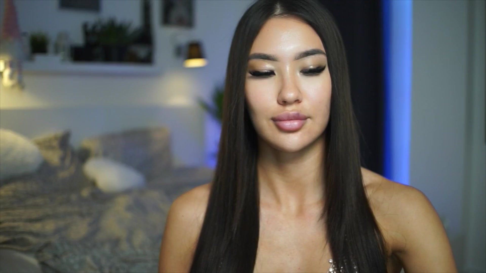 Gallery image thumbnail from SimpleMai's myfreecams stream on, 04/28/2026, 21:03 image 17 of 20