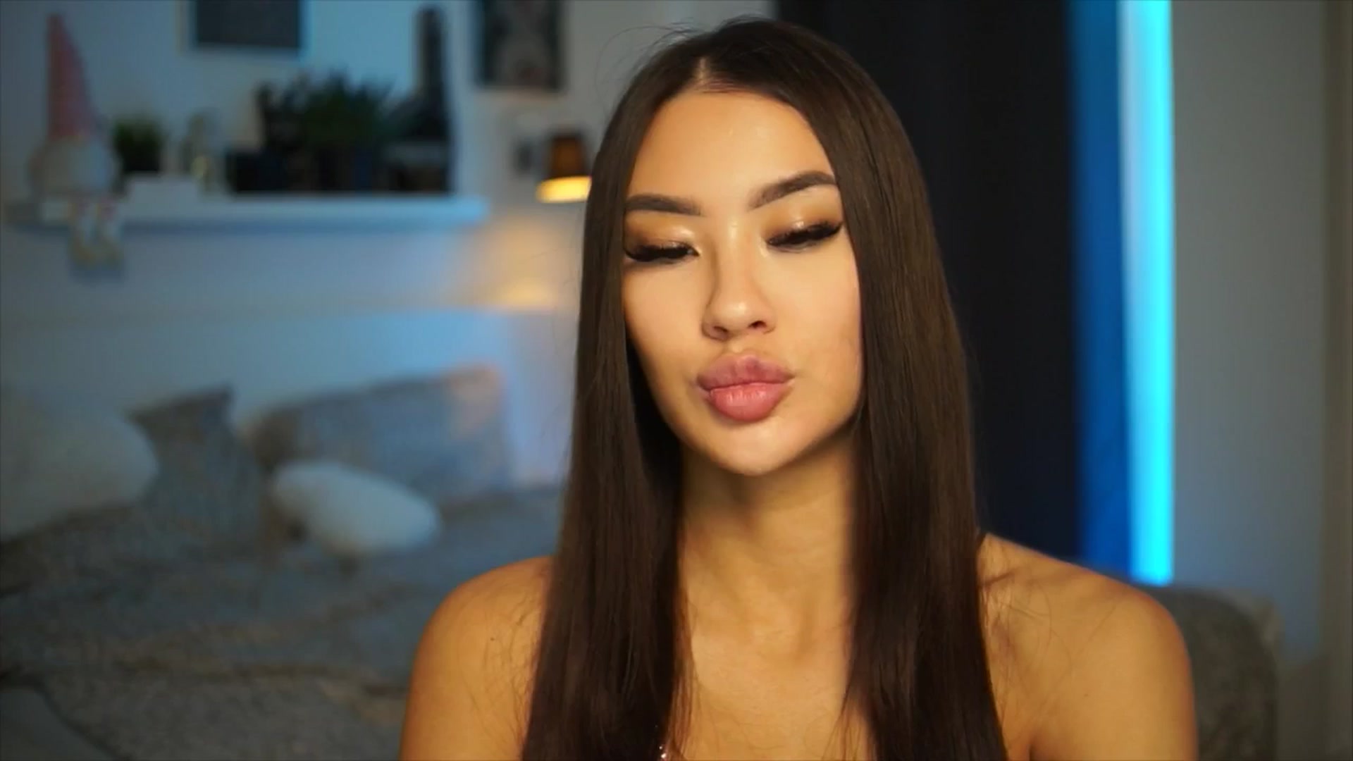 Gallery image thumbnail from SimpleMai's myfreecams stream on, 04/30/2026, 17:48 image 7 of 20