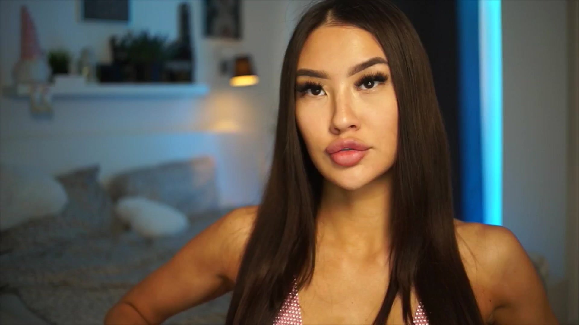 Gallery image thumbnail from SimpleMai's myfreecams stream on, 04/30/2026, 17:48 image 4 of 20
